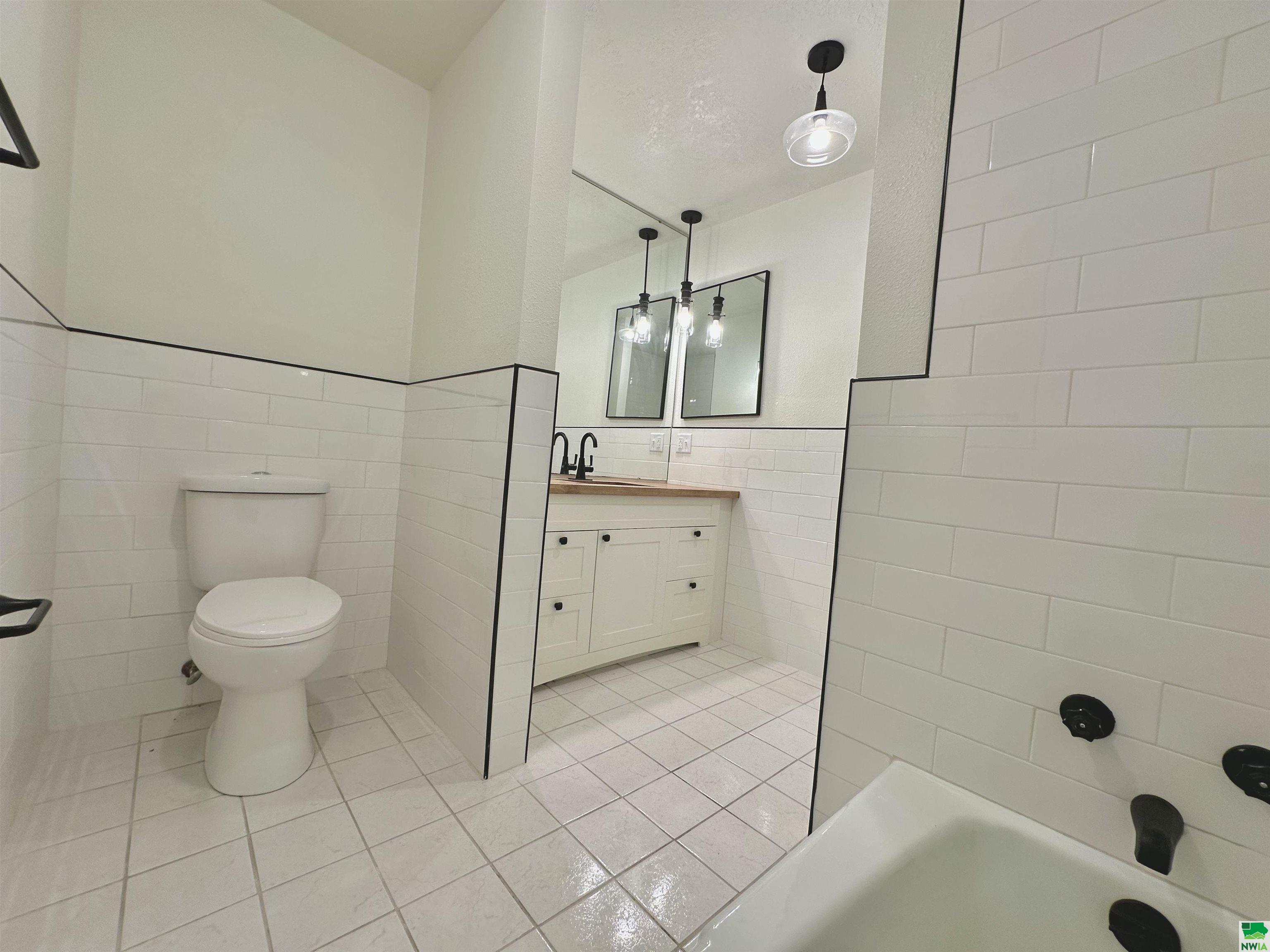 MLS #828201