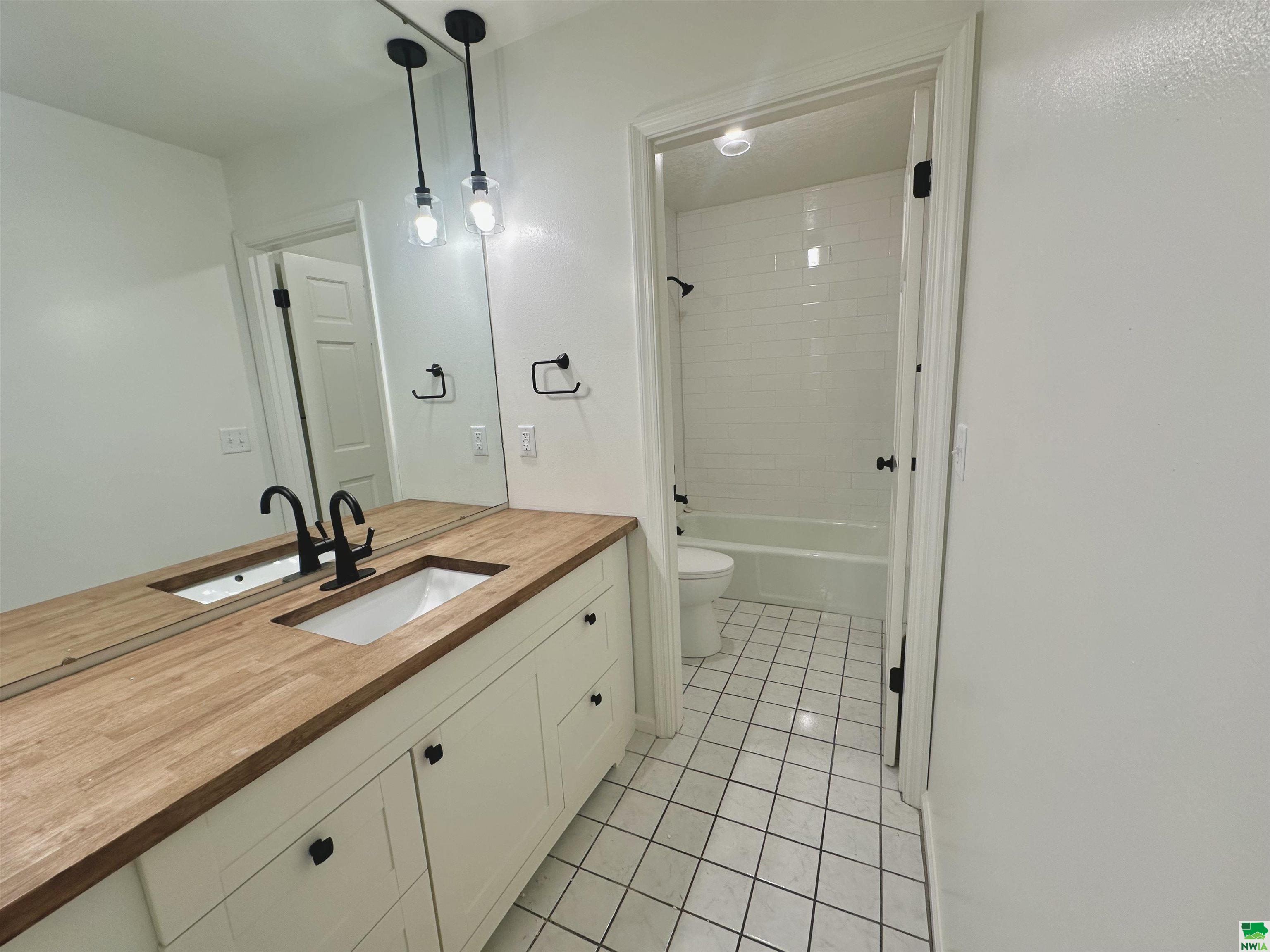 MLS #828201