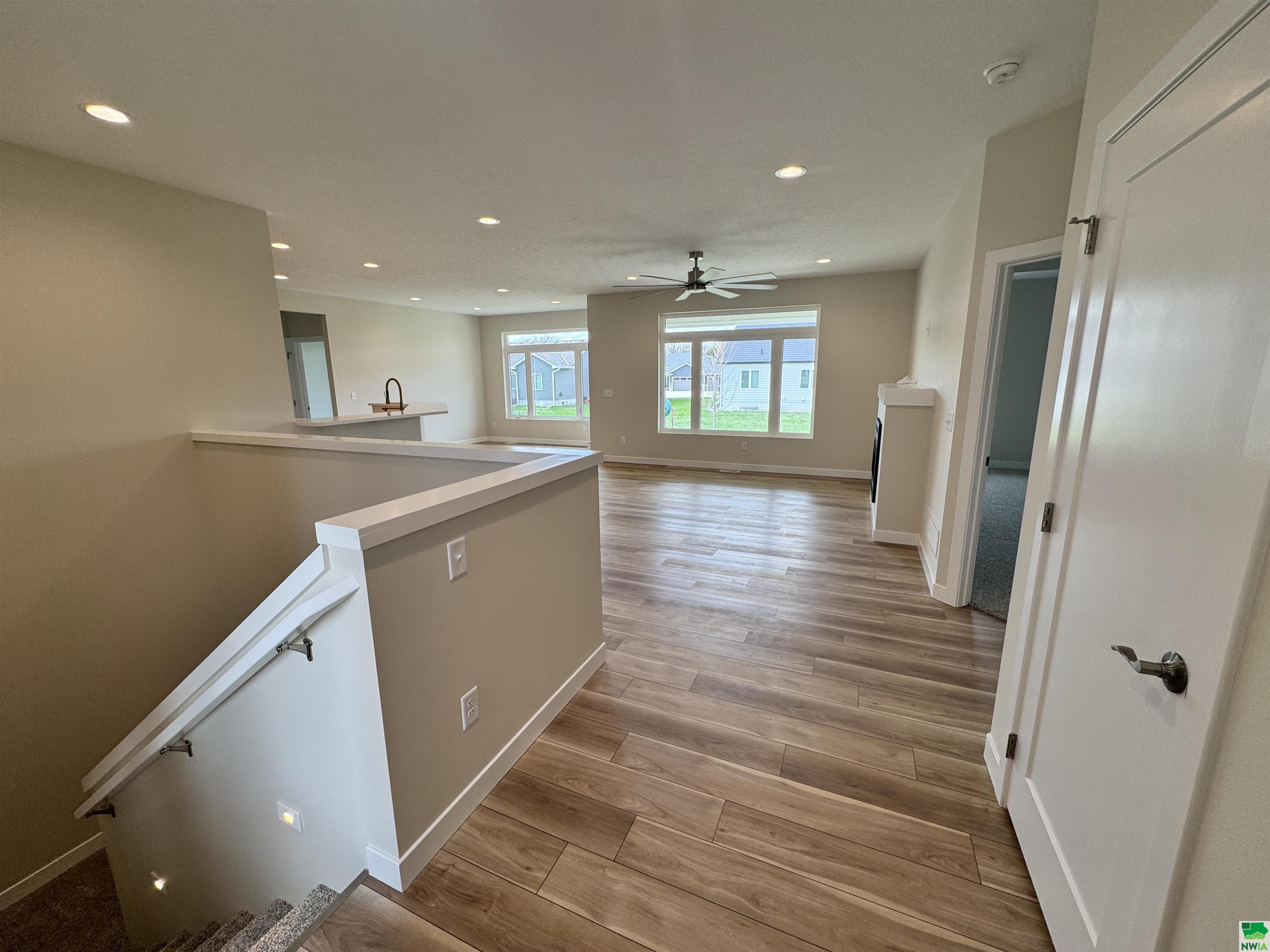 MLS #828205