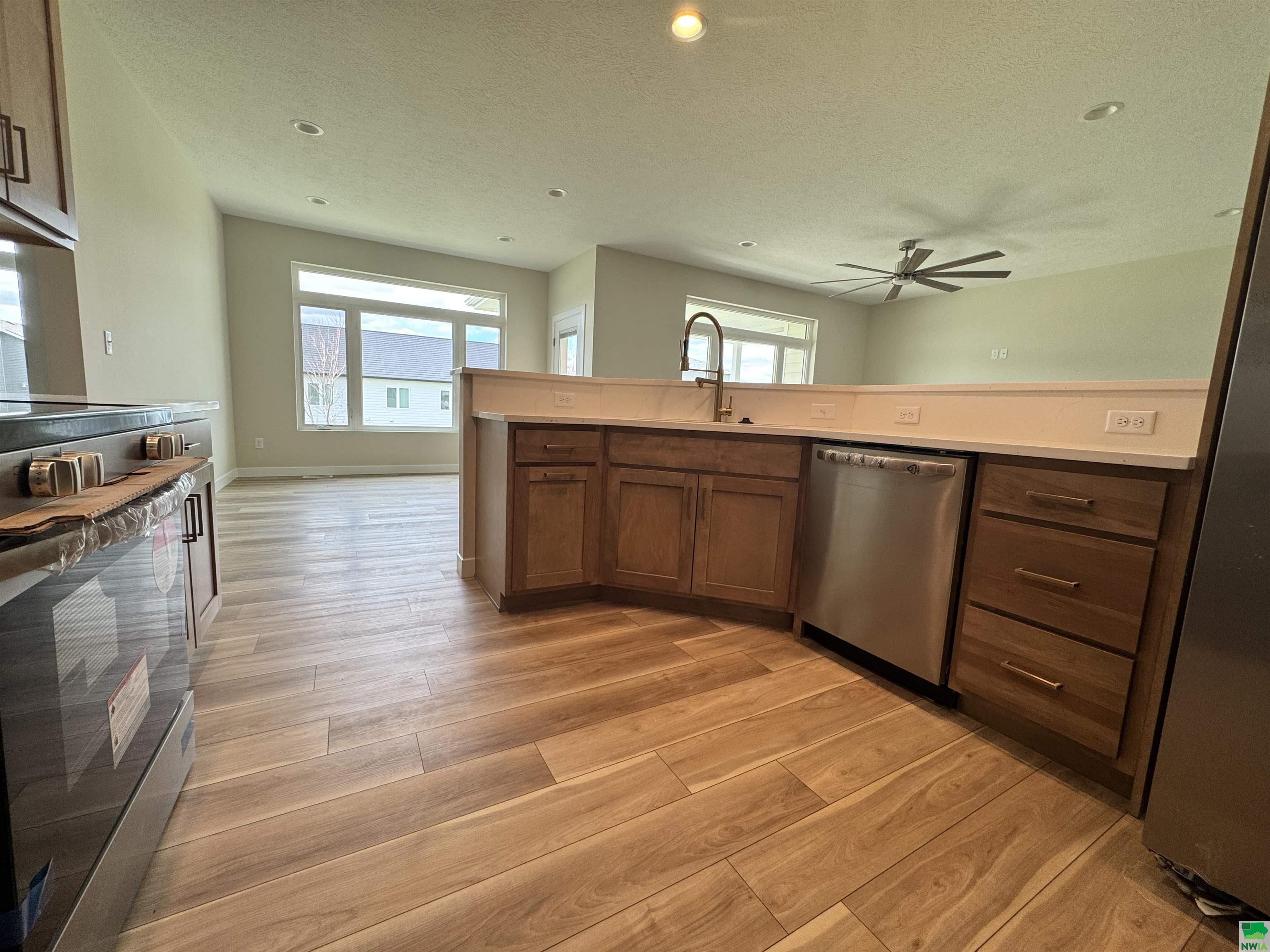 MLS #828205