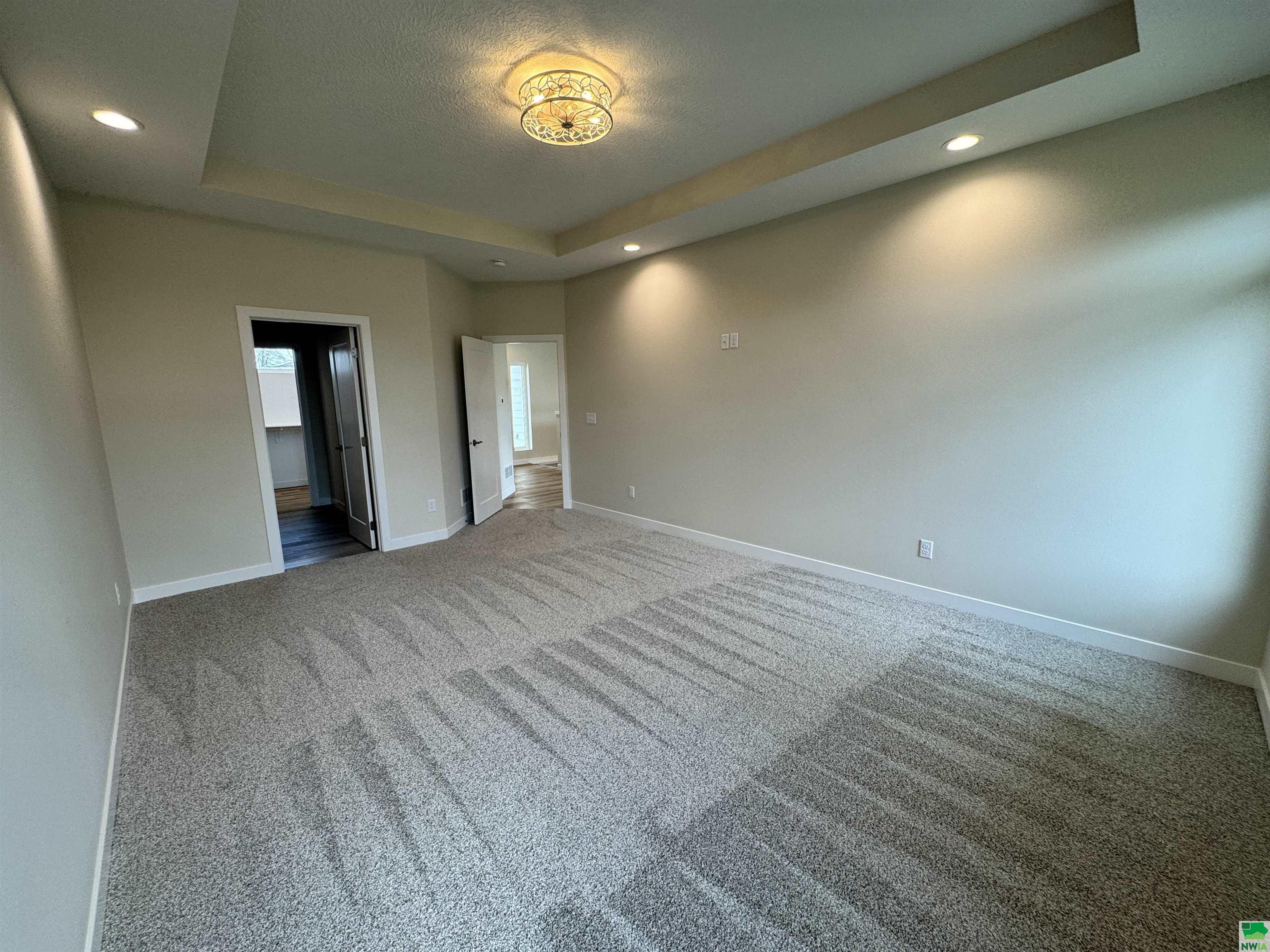 MLS #828205