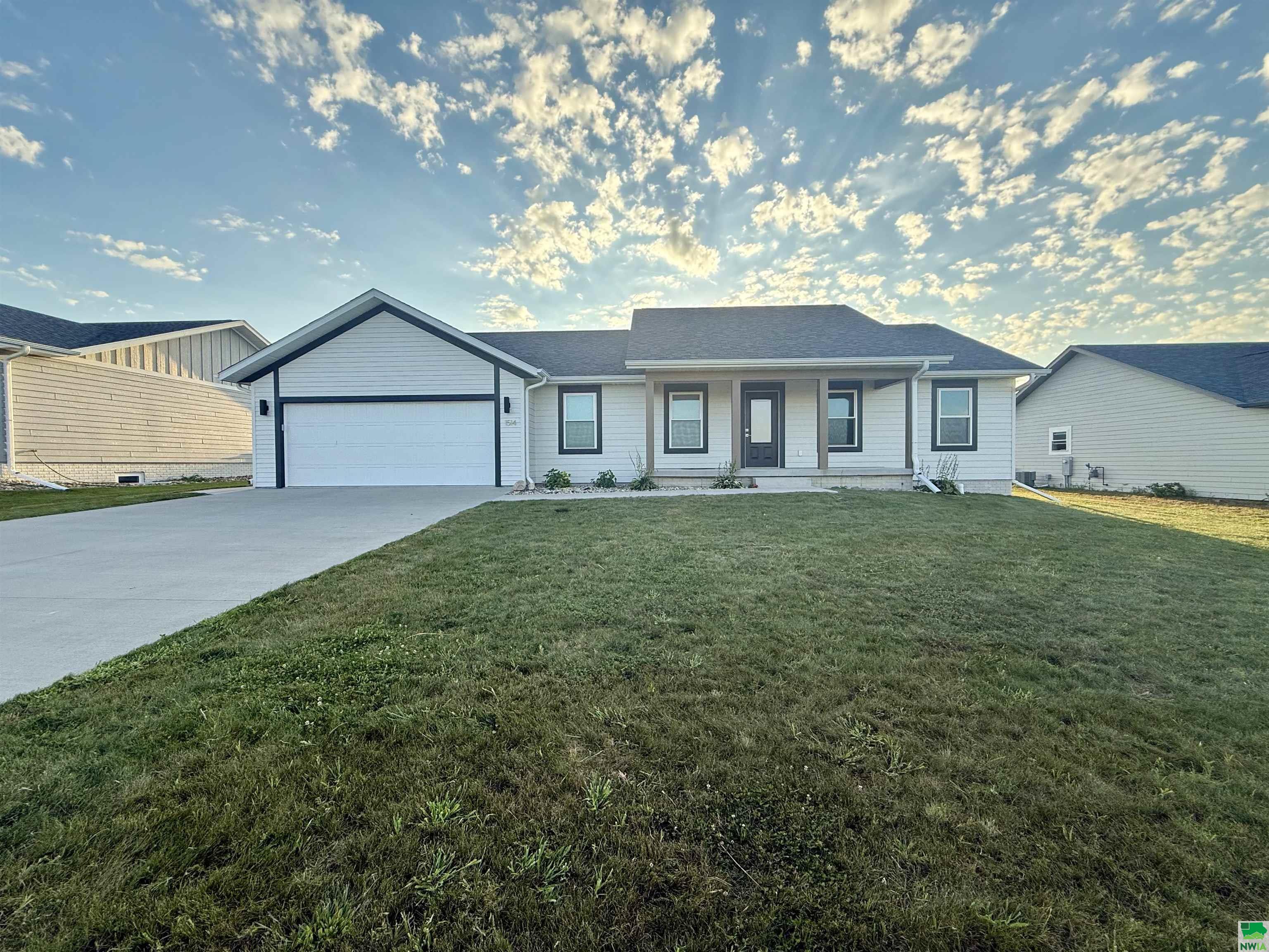 1514 Lincoln Pl SE, Orange City, IA 51041 