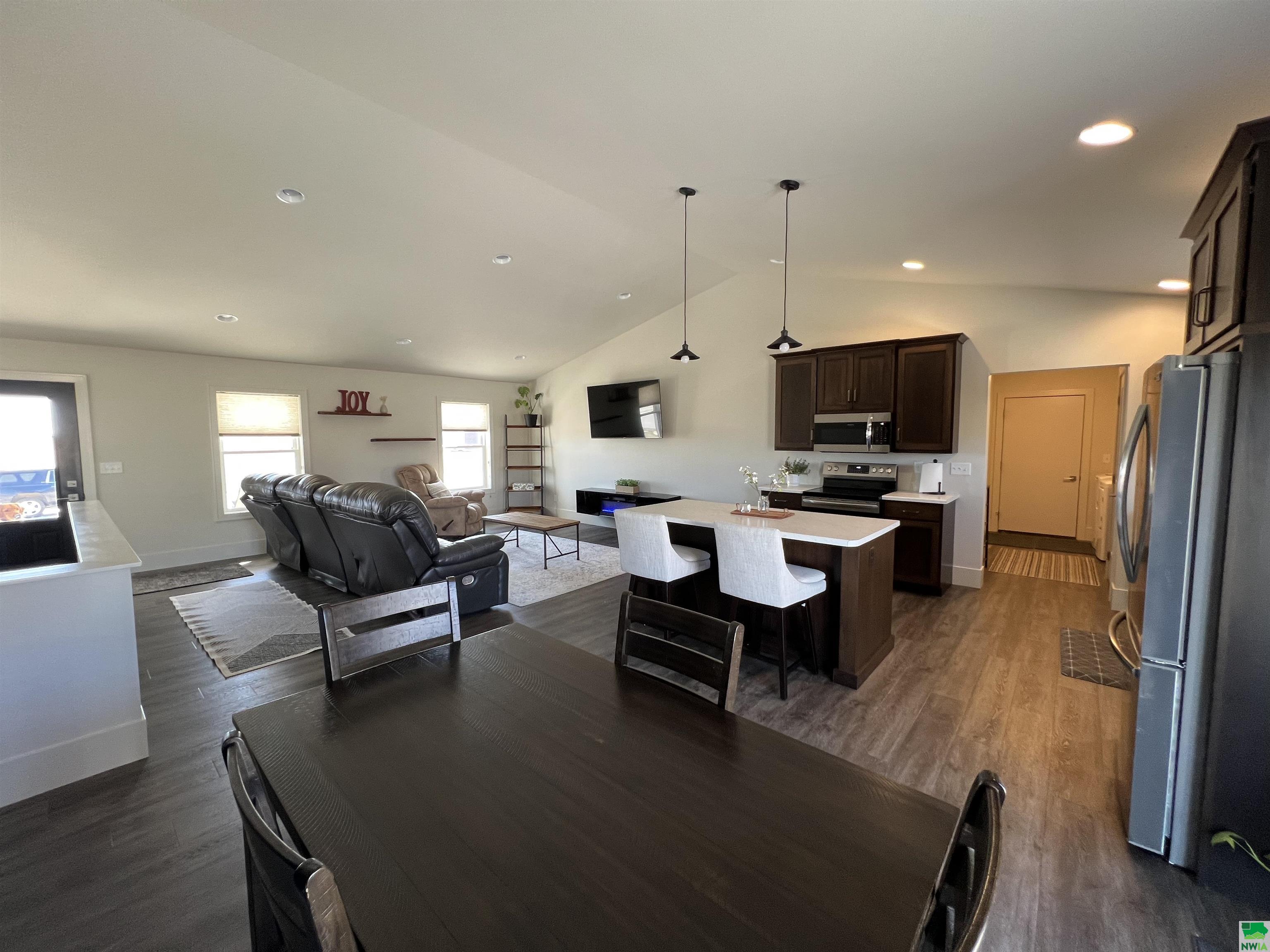MLS #828206