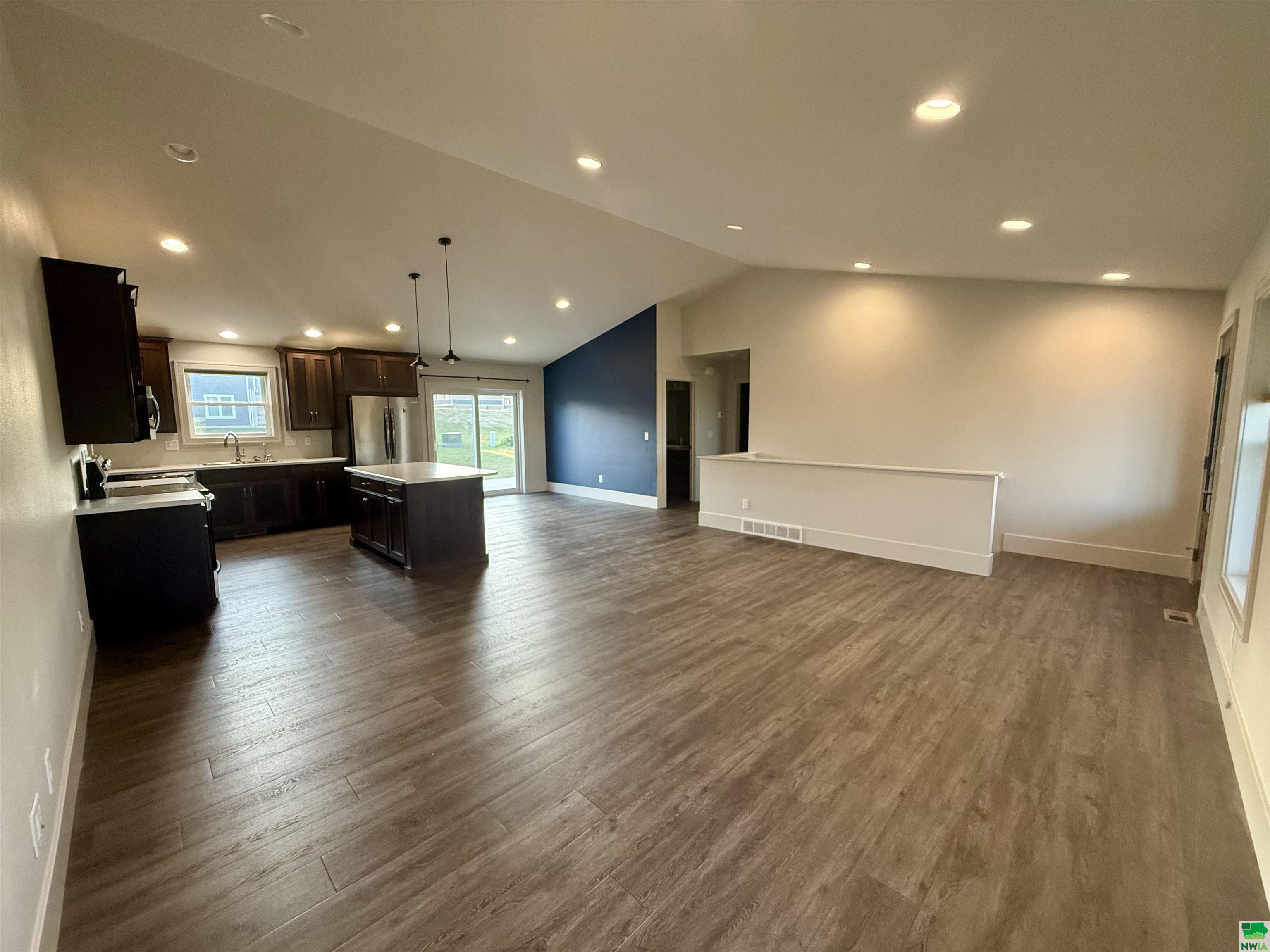 MLS #828206