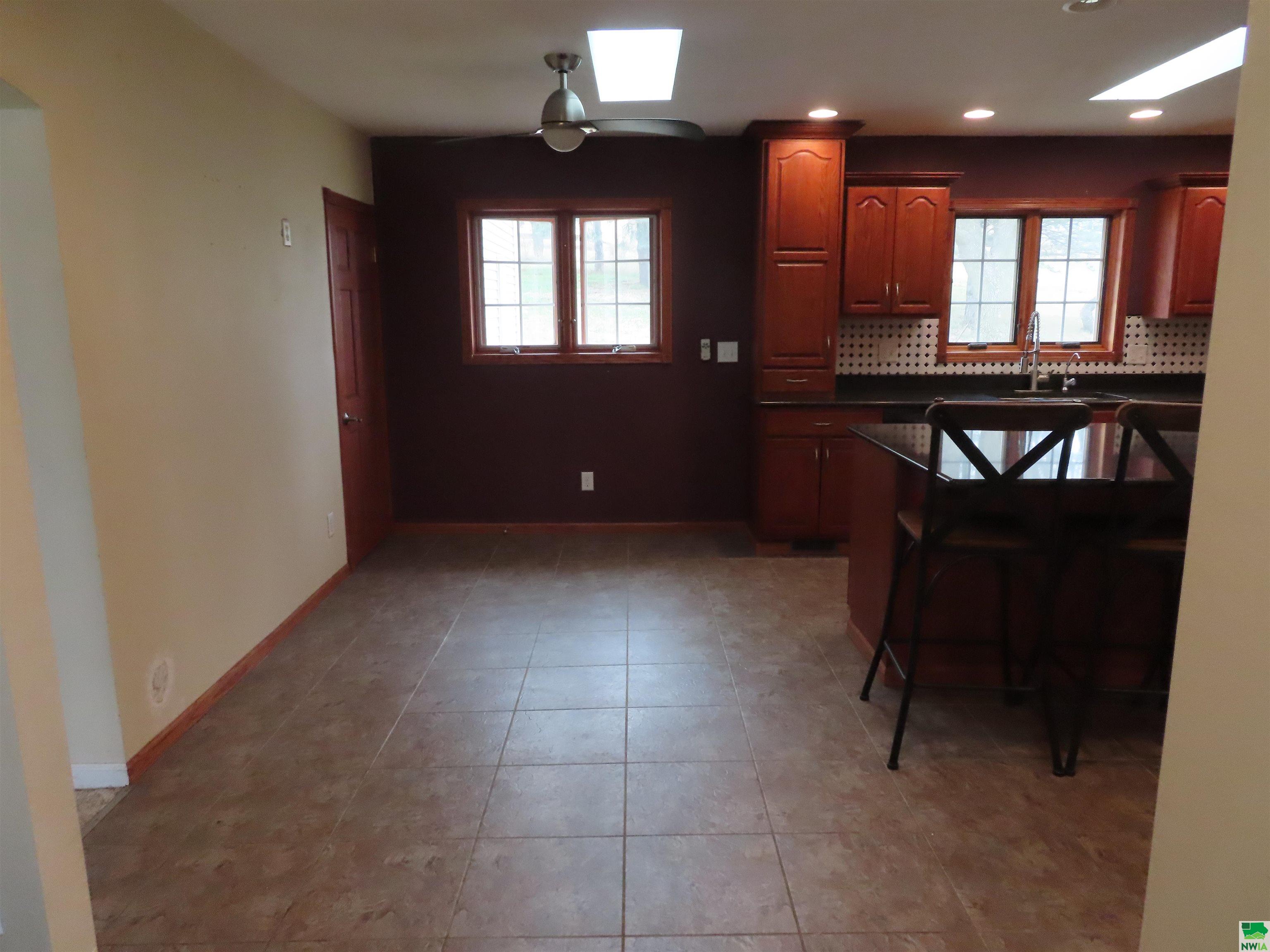 MLS #828208