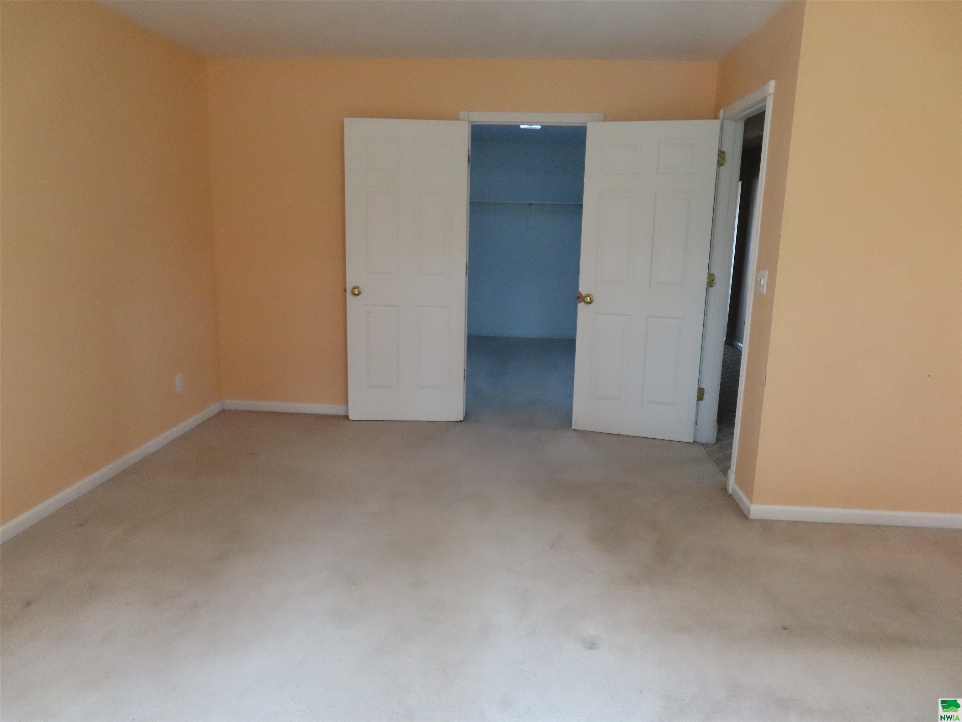 MLS #828208