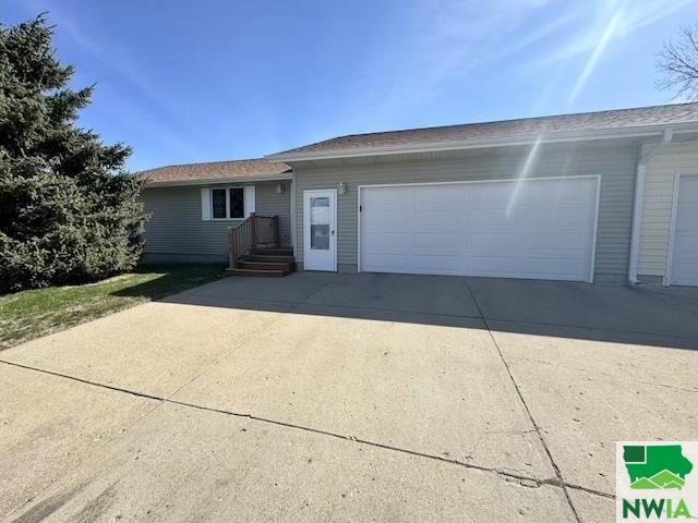 604 Park Pl S, Elk Point, SD 57025 