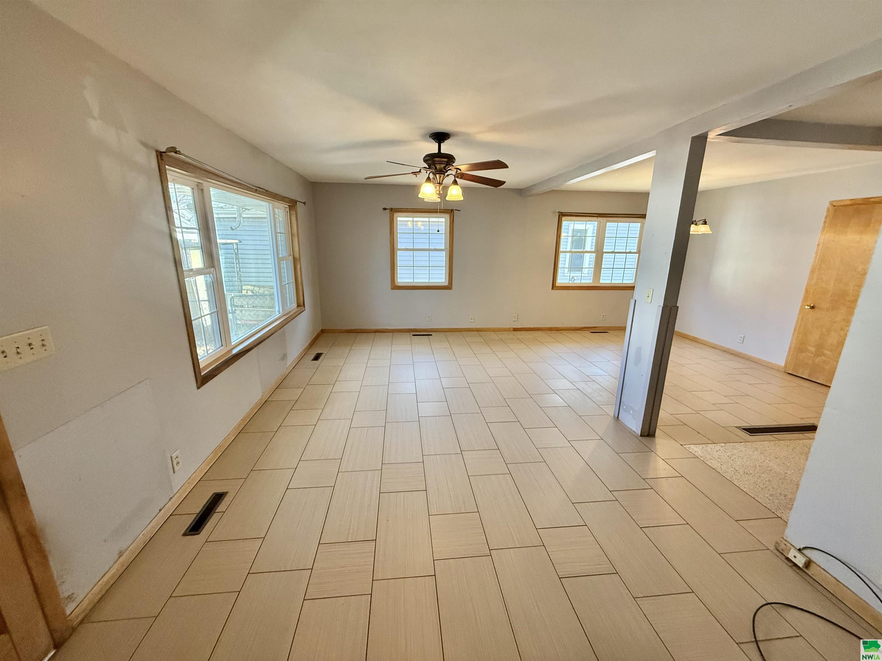 MLS #828215