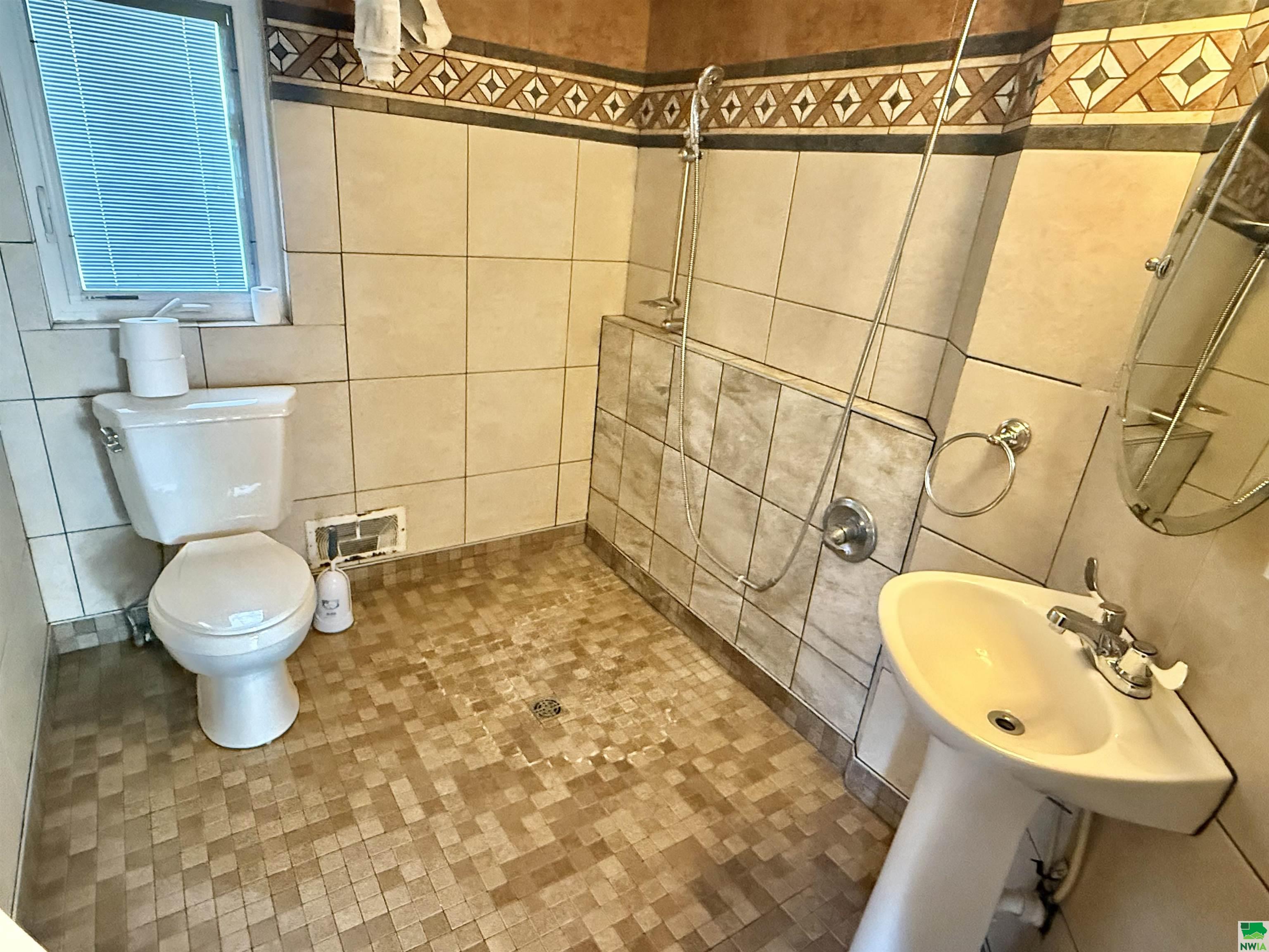MLS #828215