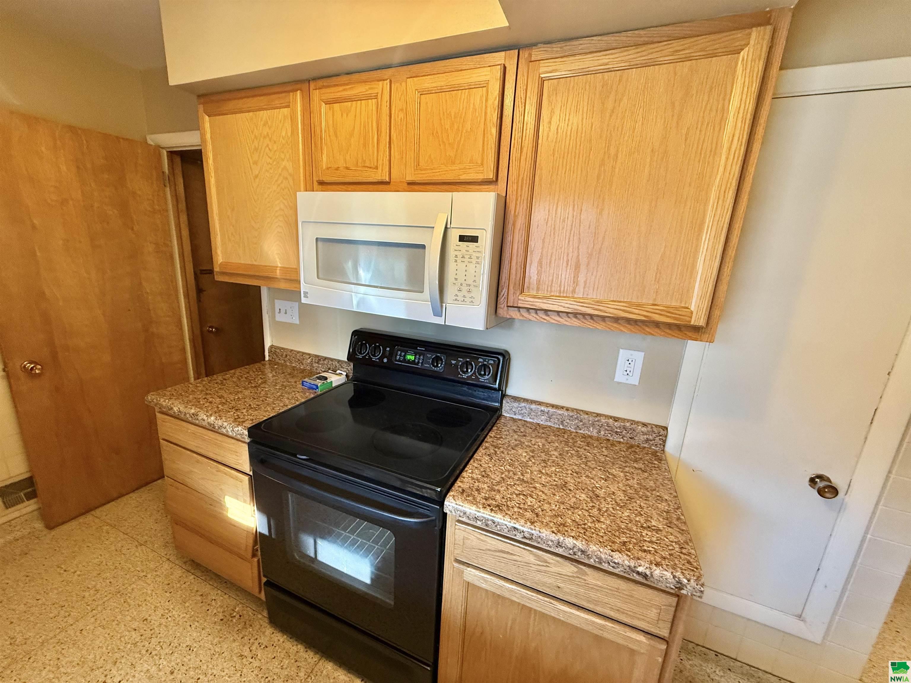 MLS #828215