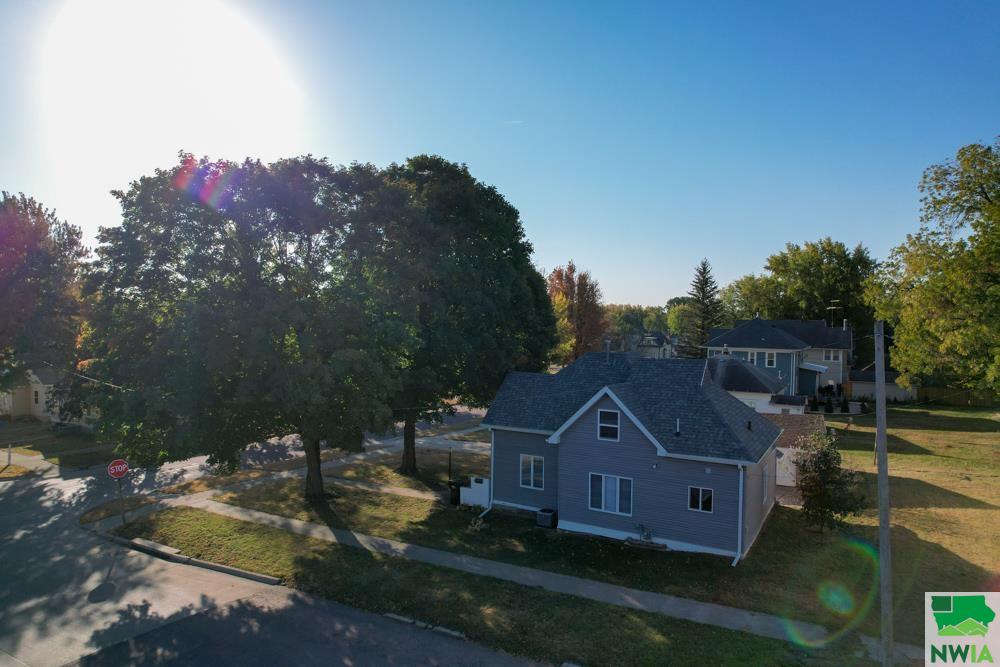 221 11th N, Cherokee, IA 51012 