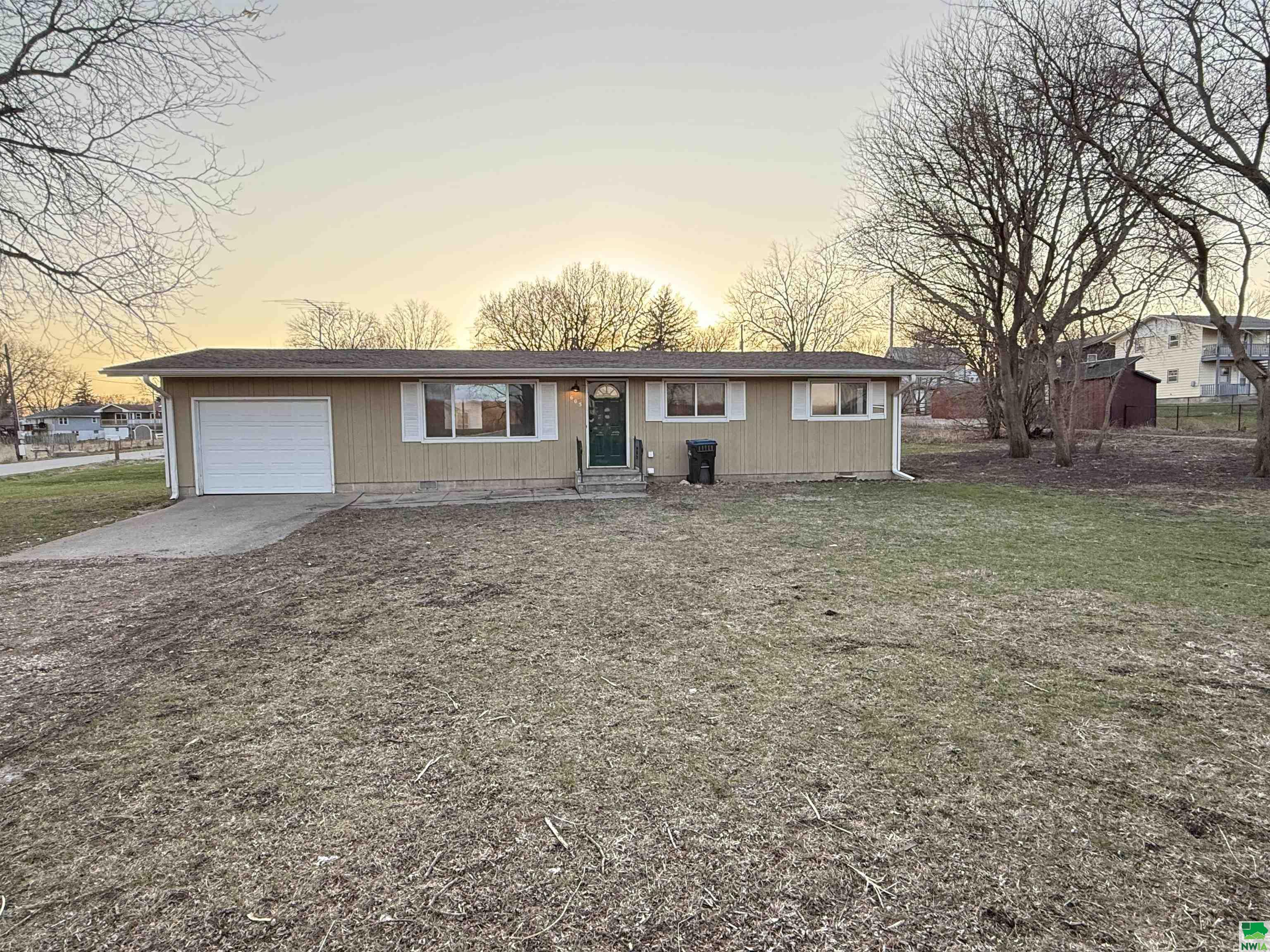 605 PLEASANTVIEW ST, Cherokee, IA 51012 