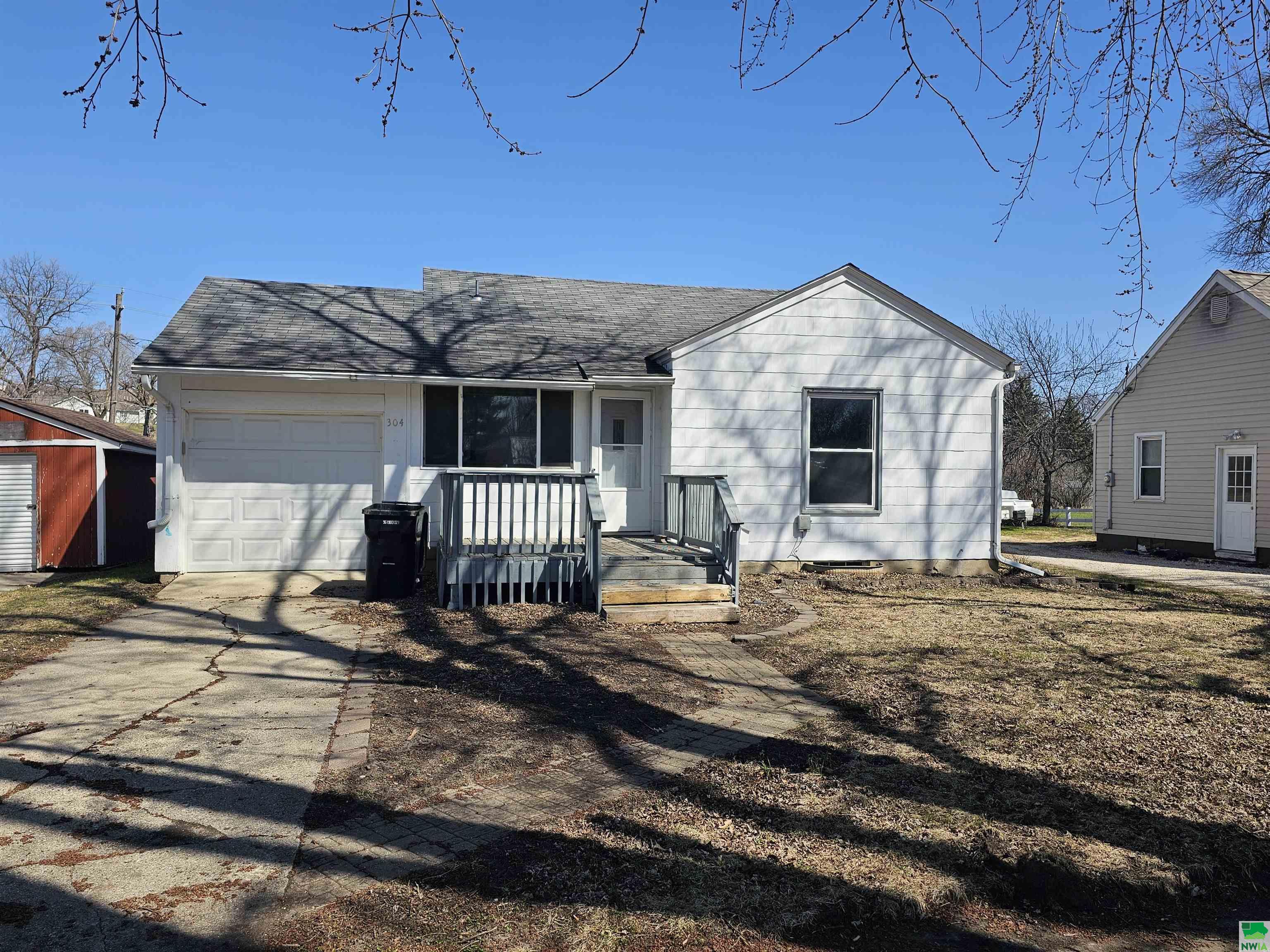 304 Spruce St. E, Cherokee, IA 51012- 