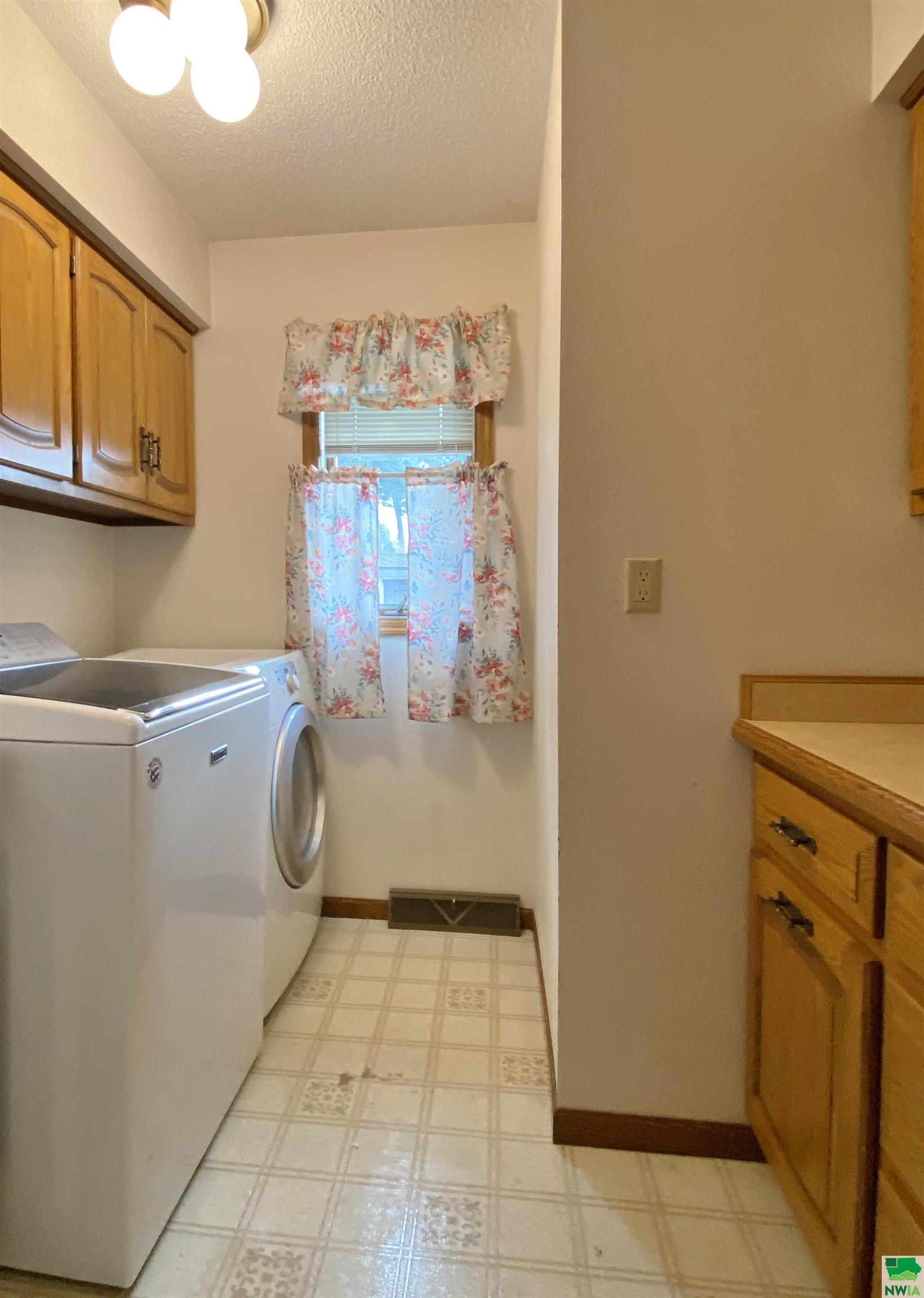 MLS #828233