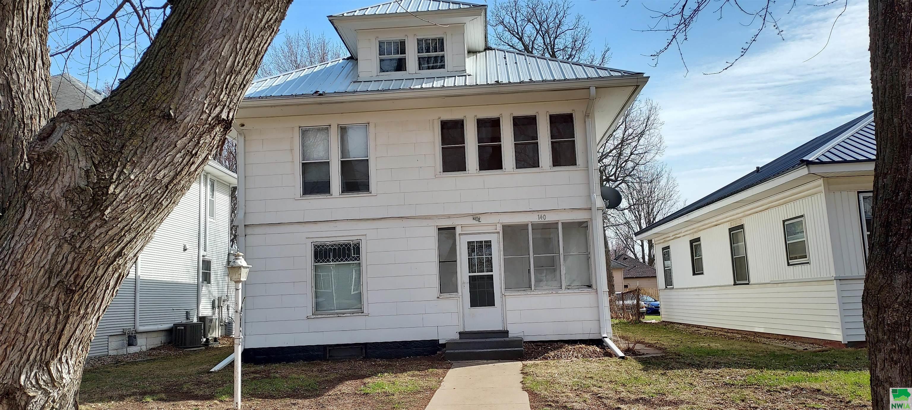 140 Iowa St, Akron, IA 51001 
