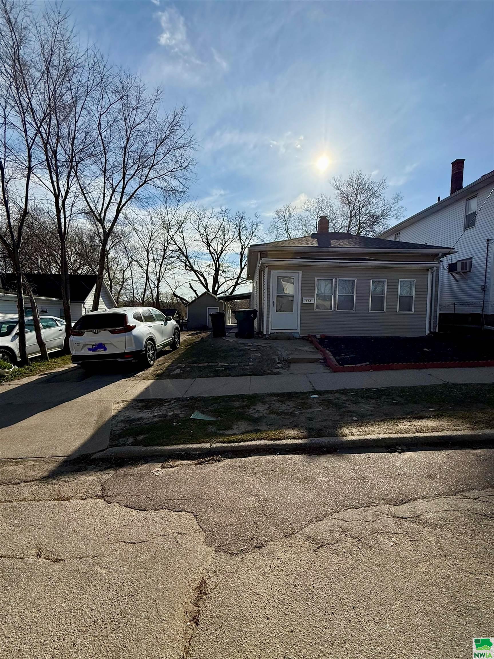 118 S Center St., Sioux City, IA 51103 