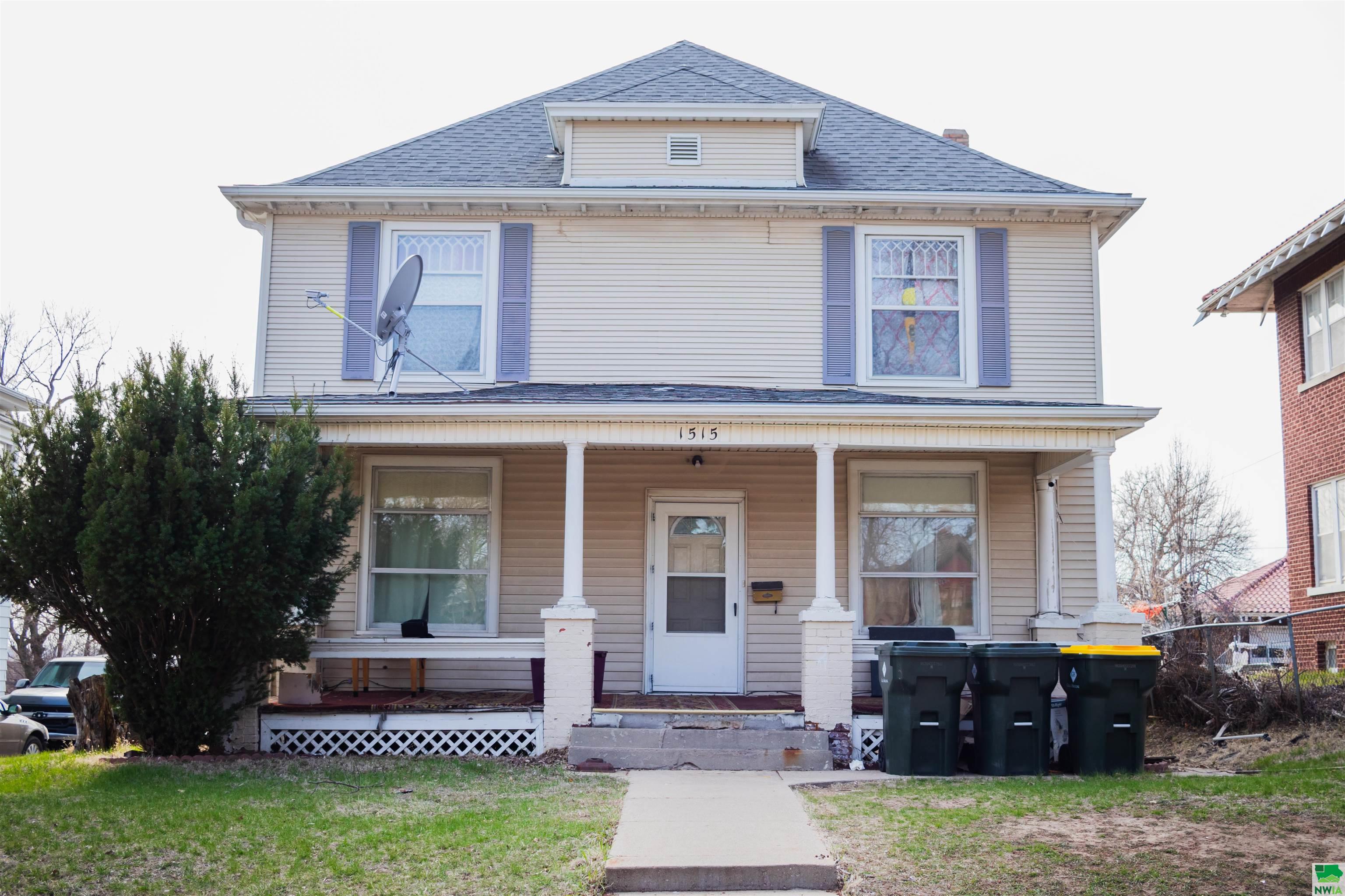 1515 Summit St, Sioux City, IA 51103 