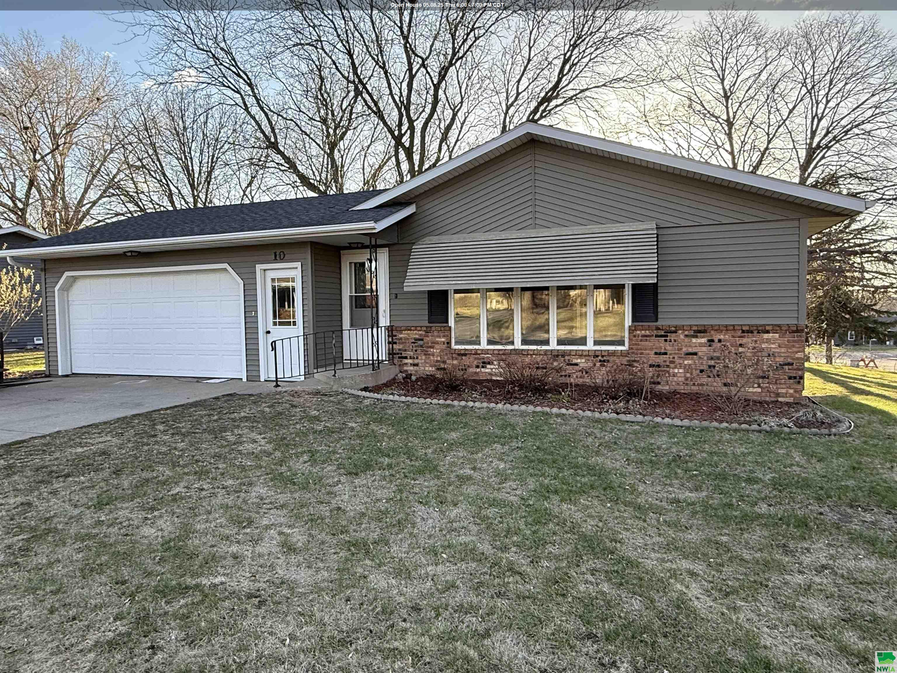 10 Circle Dr, Akron, IA 51001 