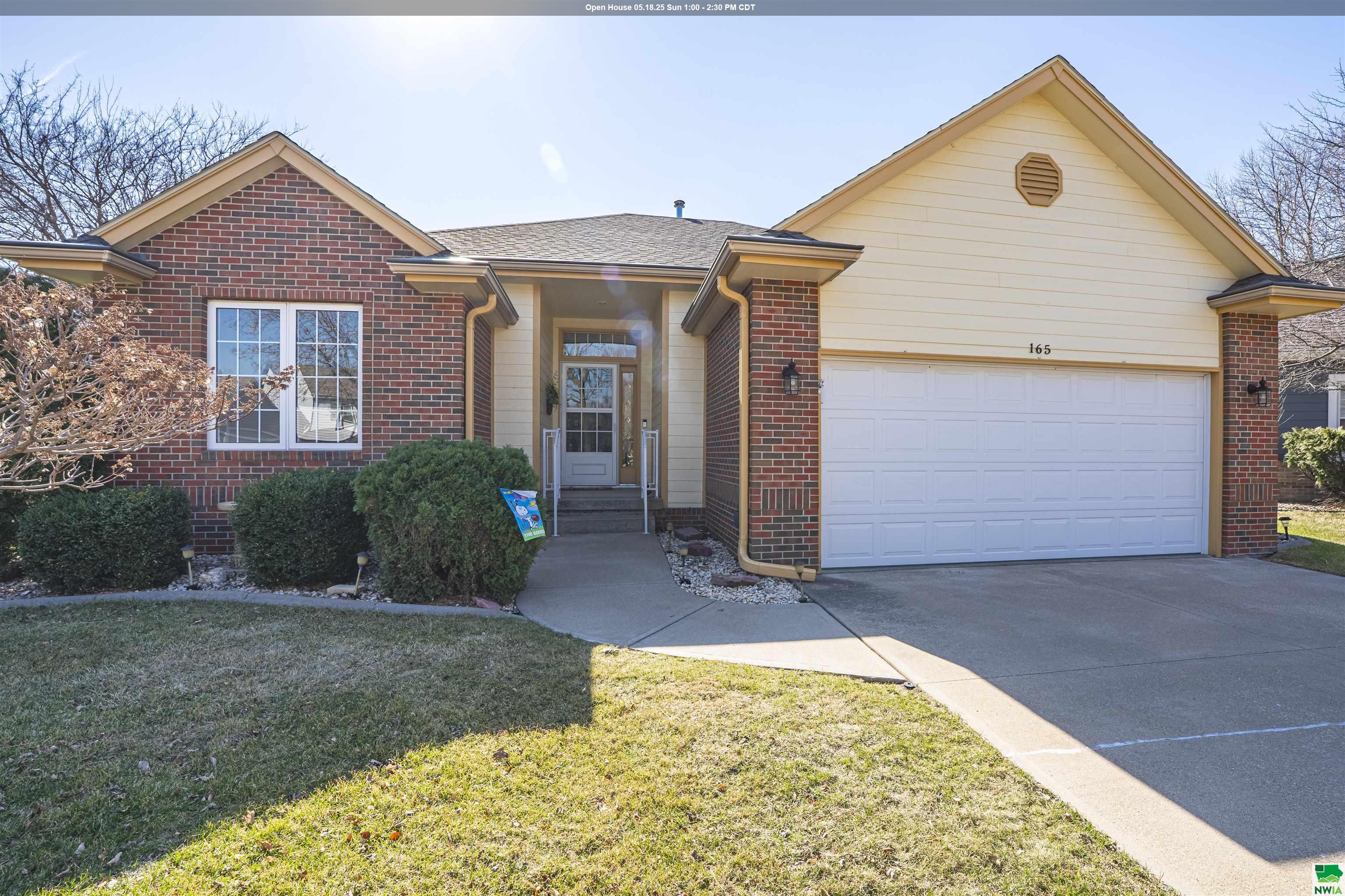 165 Prairie Bend, Dakota Dunes, SD 57049 