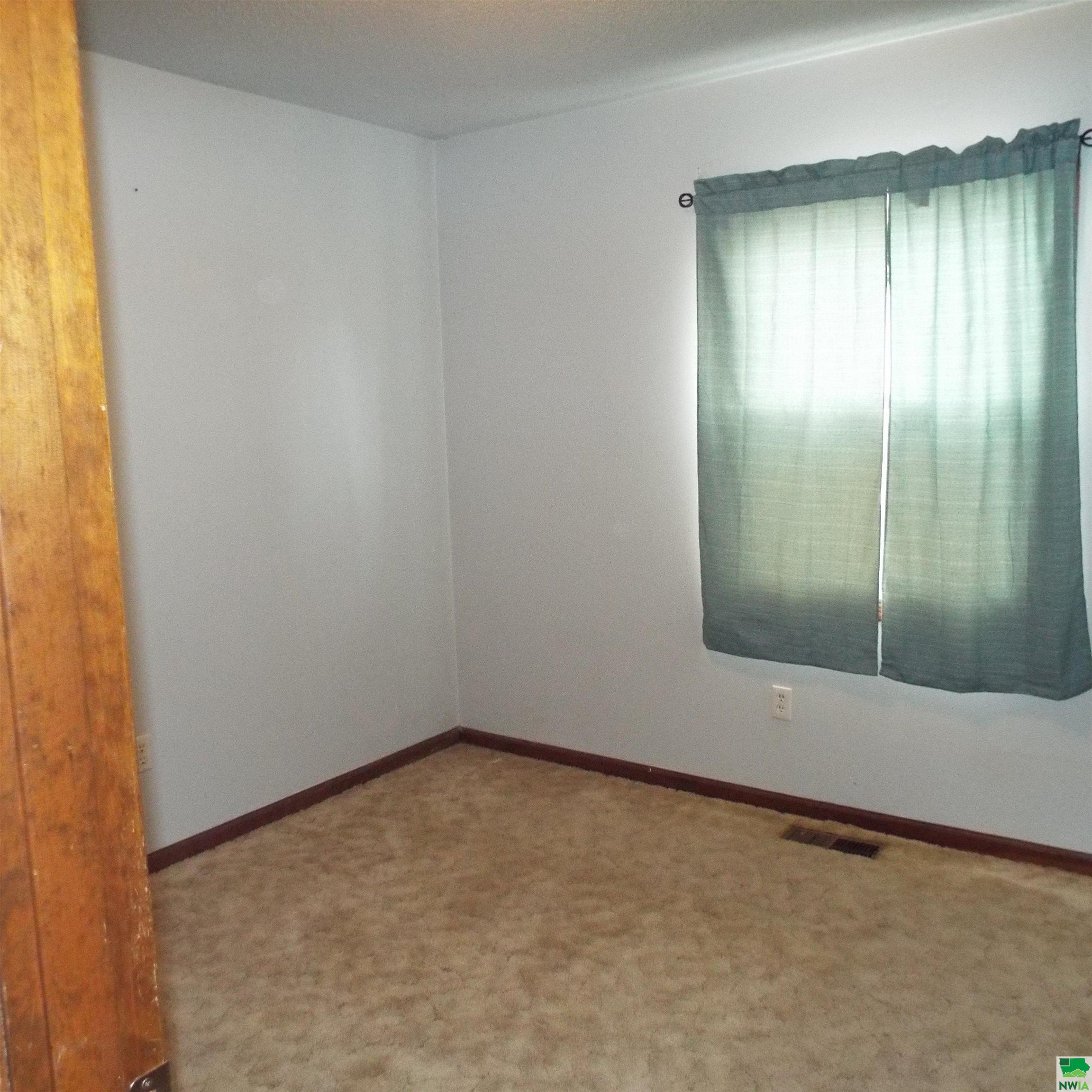 MLS #828275