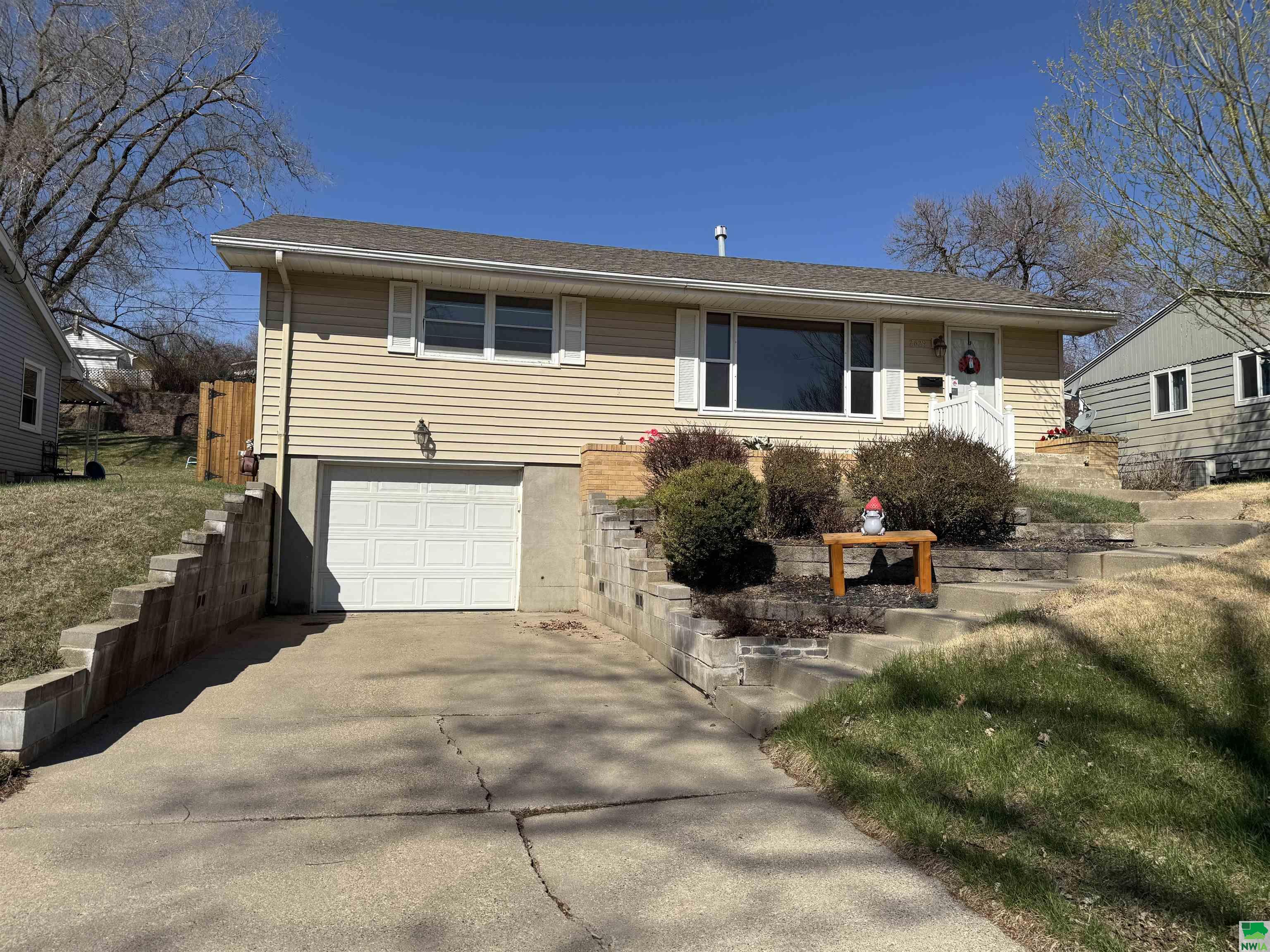 2629 St. Marys S, Sioux City, IA 51106 
