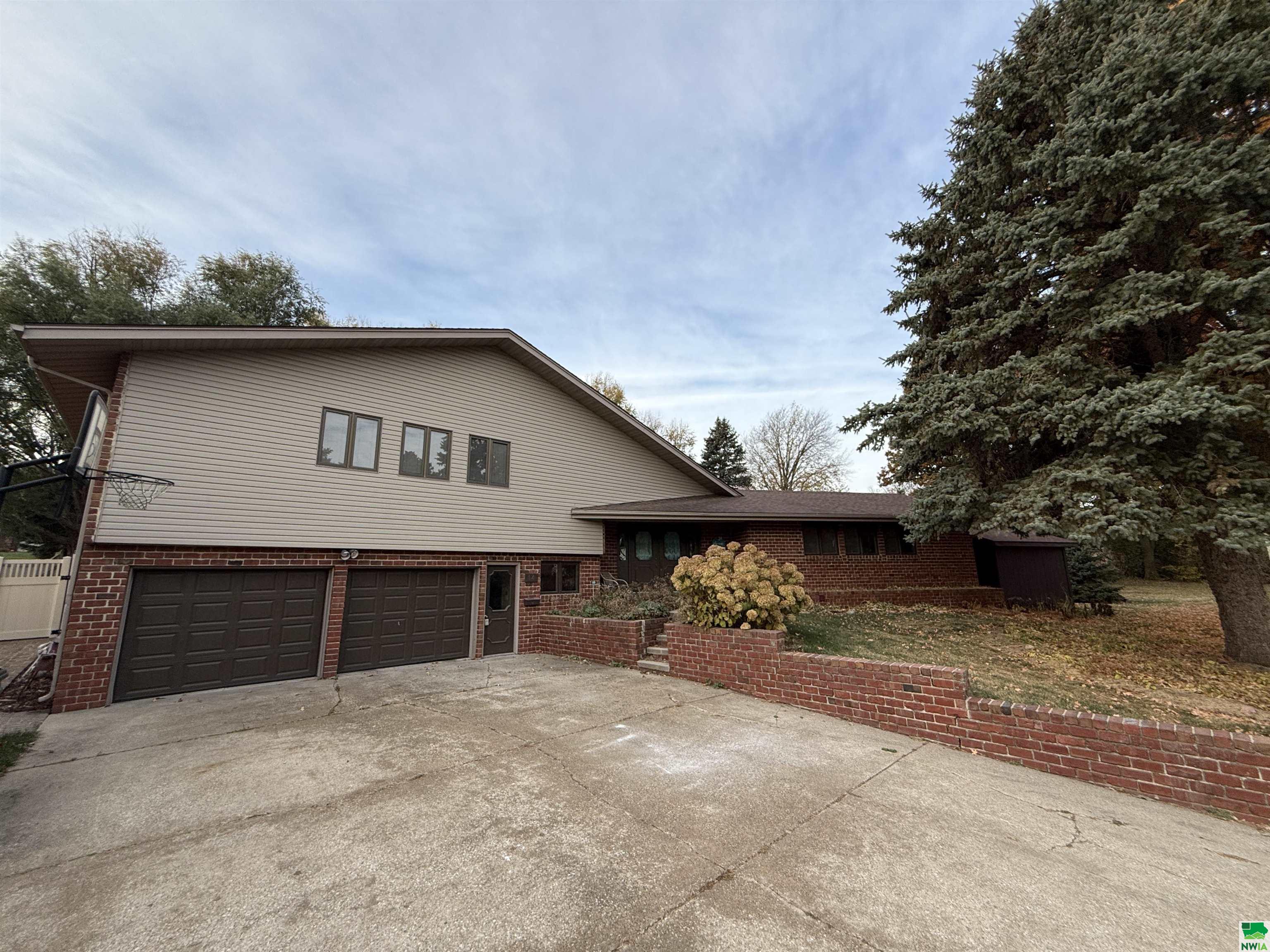 14 Elmwood Drive, Mapleton, IA 51034 