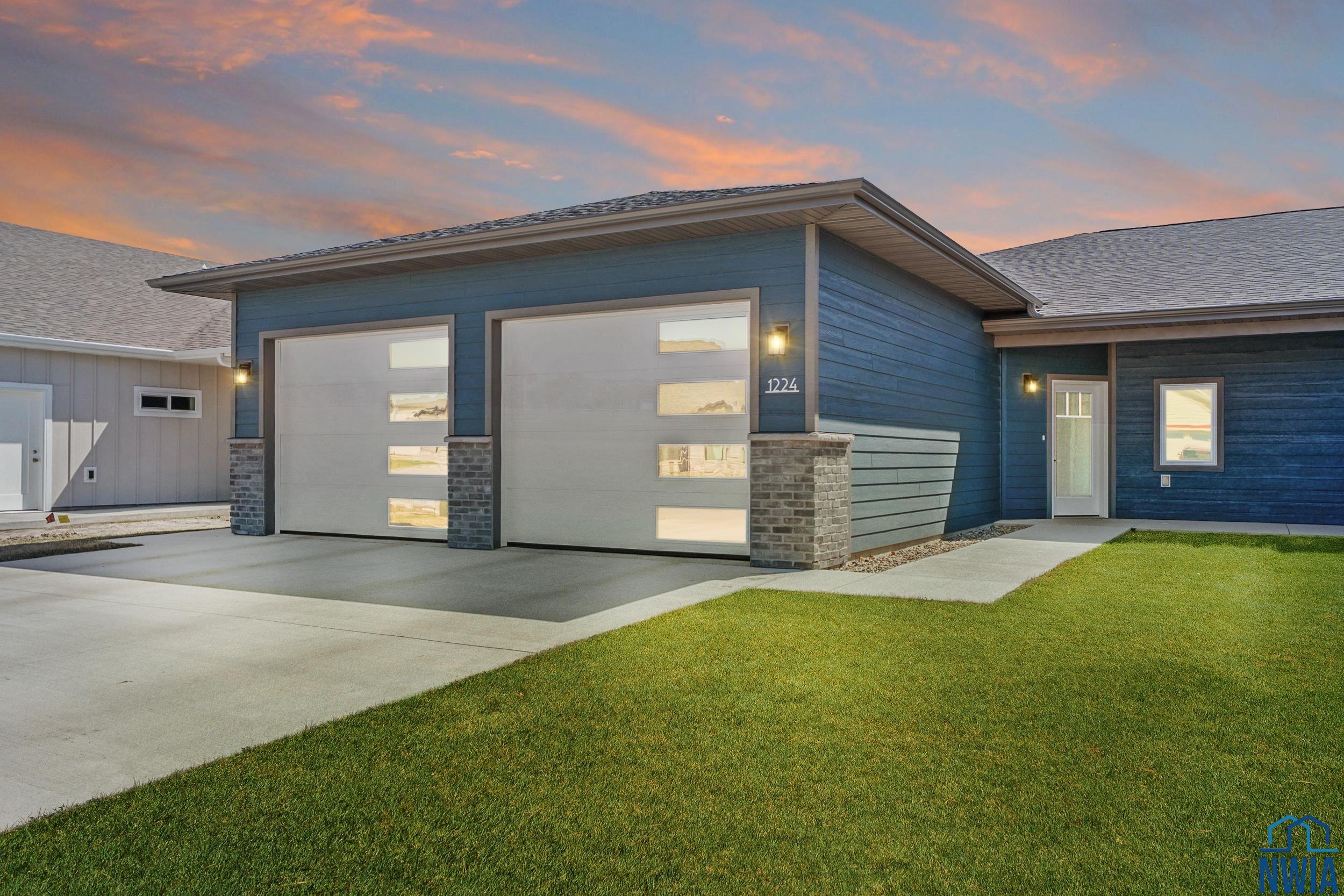 1224 Zitkala Sa Trl, Vermillion, SD 57069 