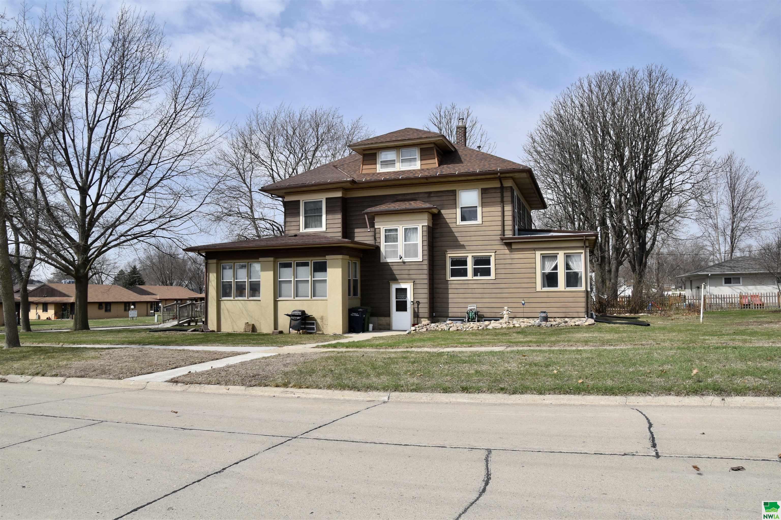 622 7th St, Sibley, IA 51249 