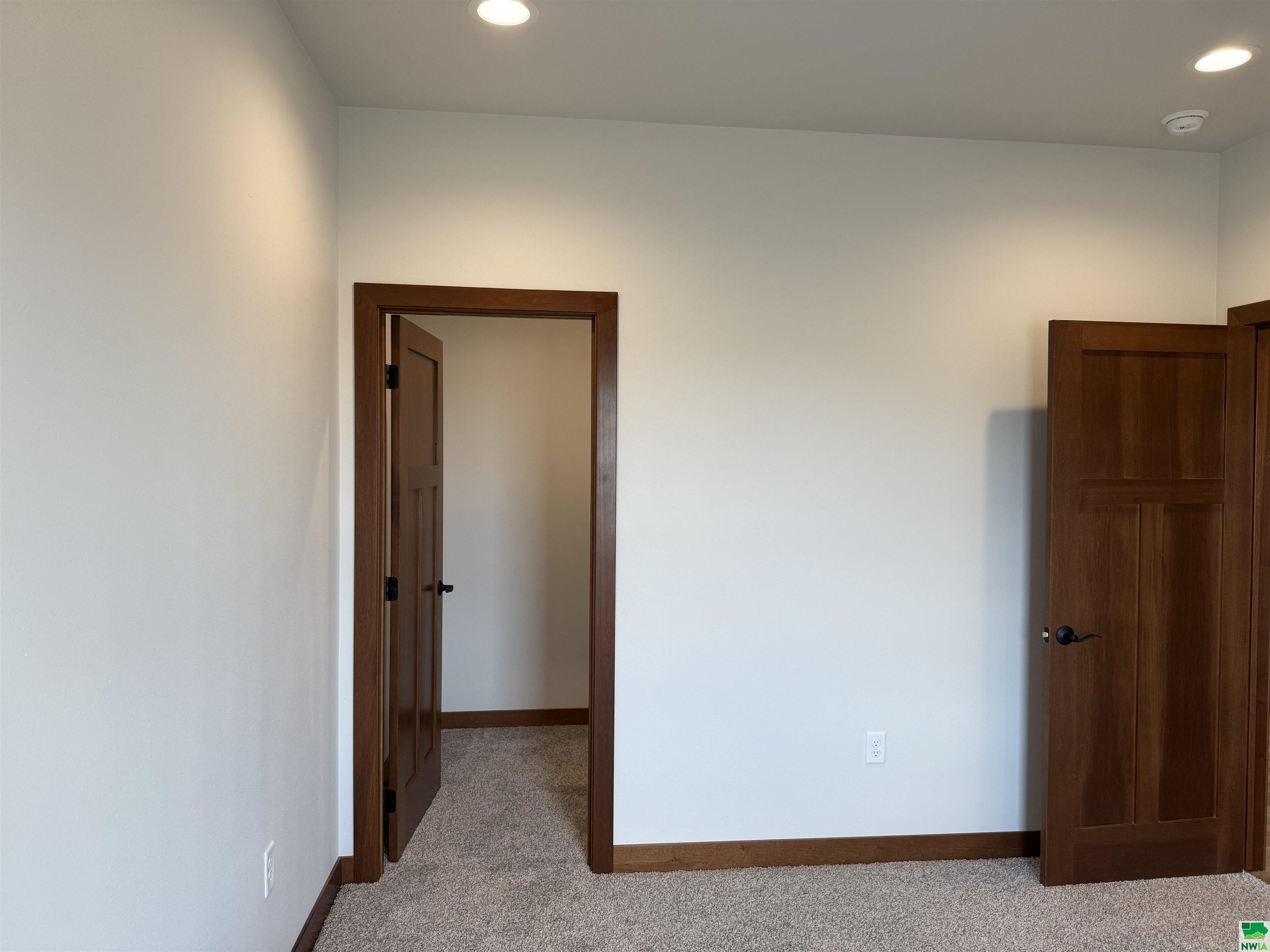 MLS #828302