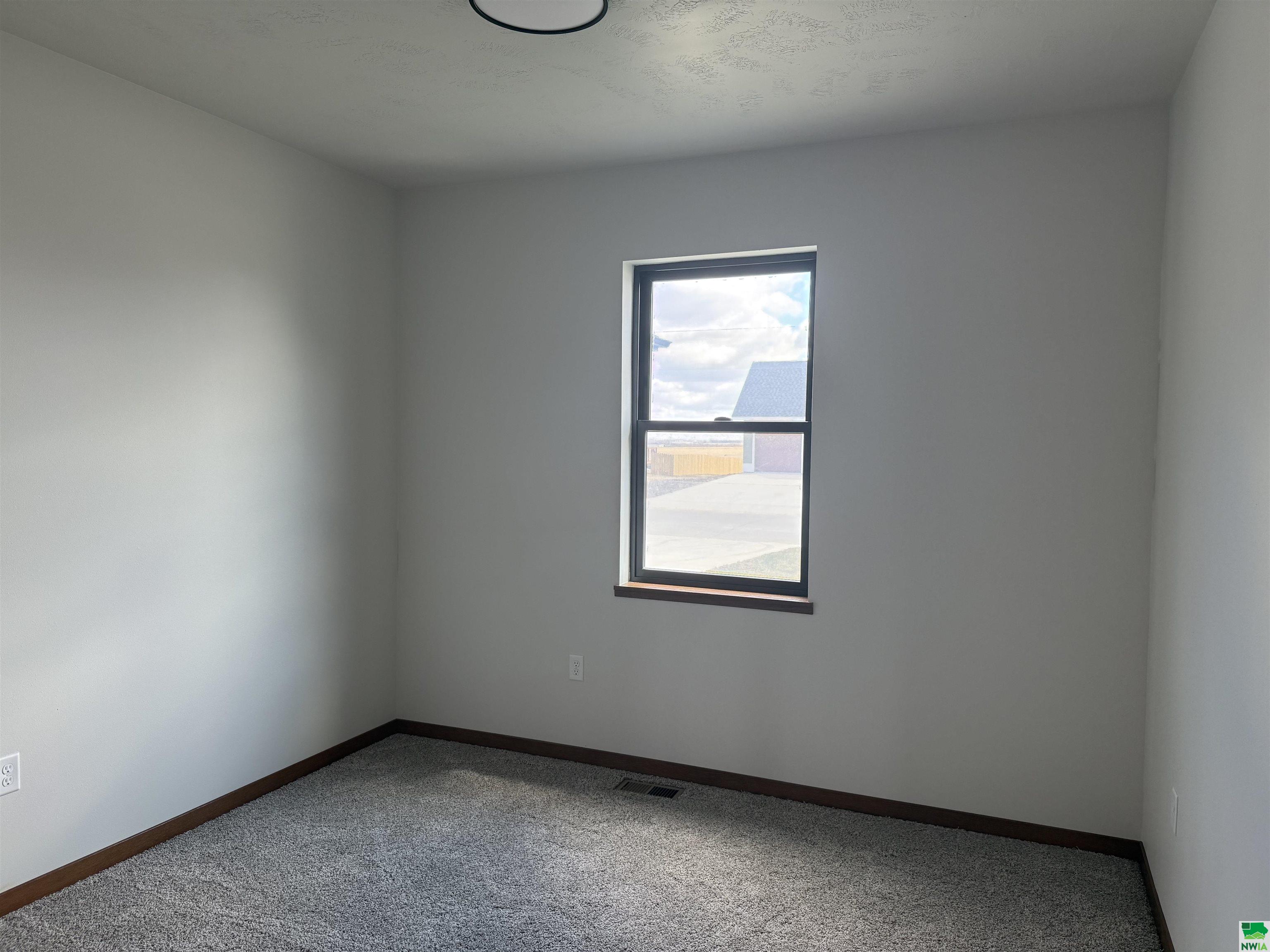 MLS #828303