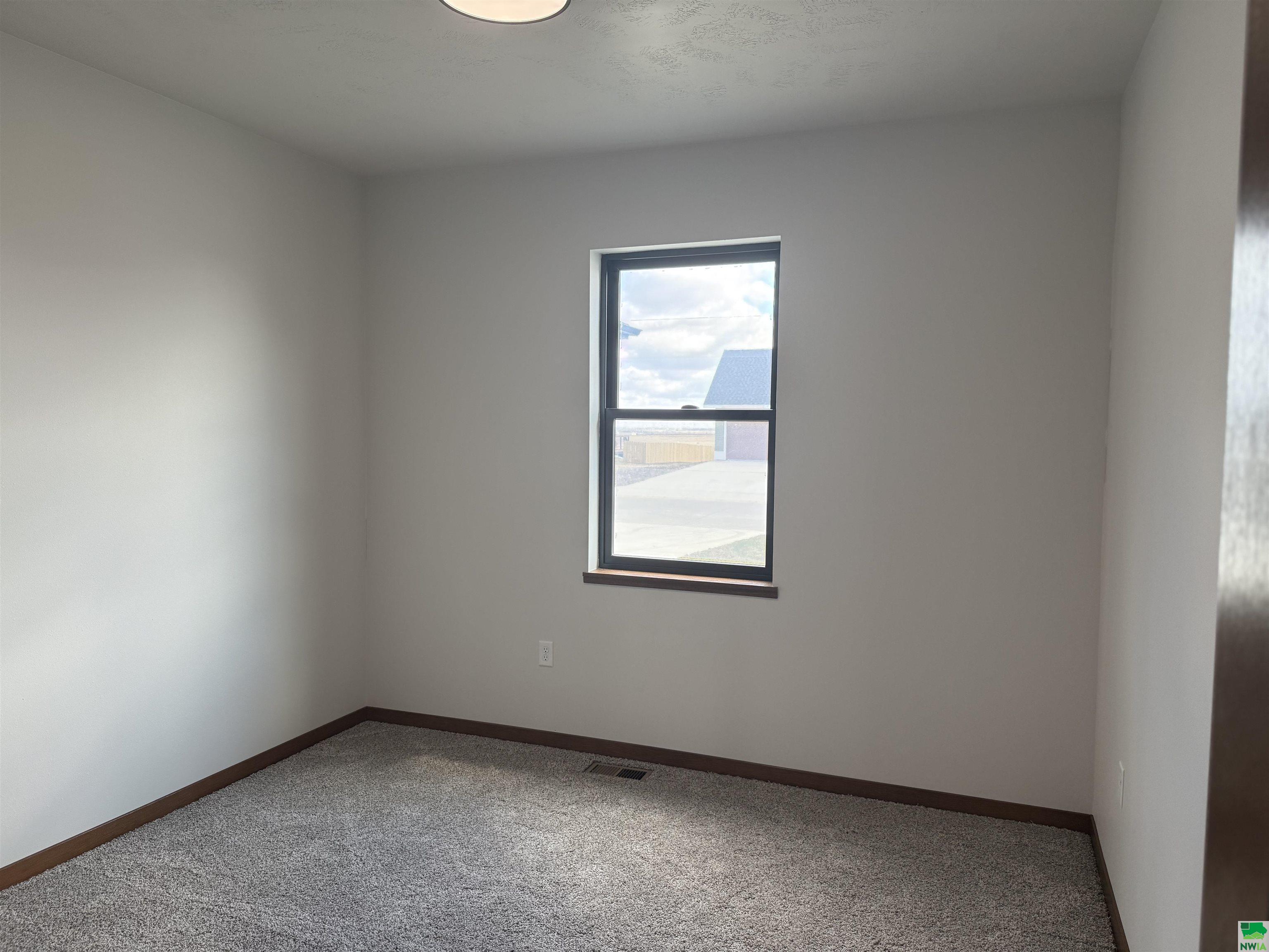 MLS #828303