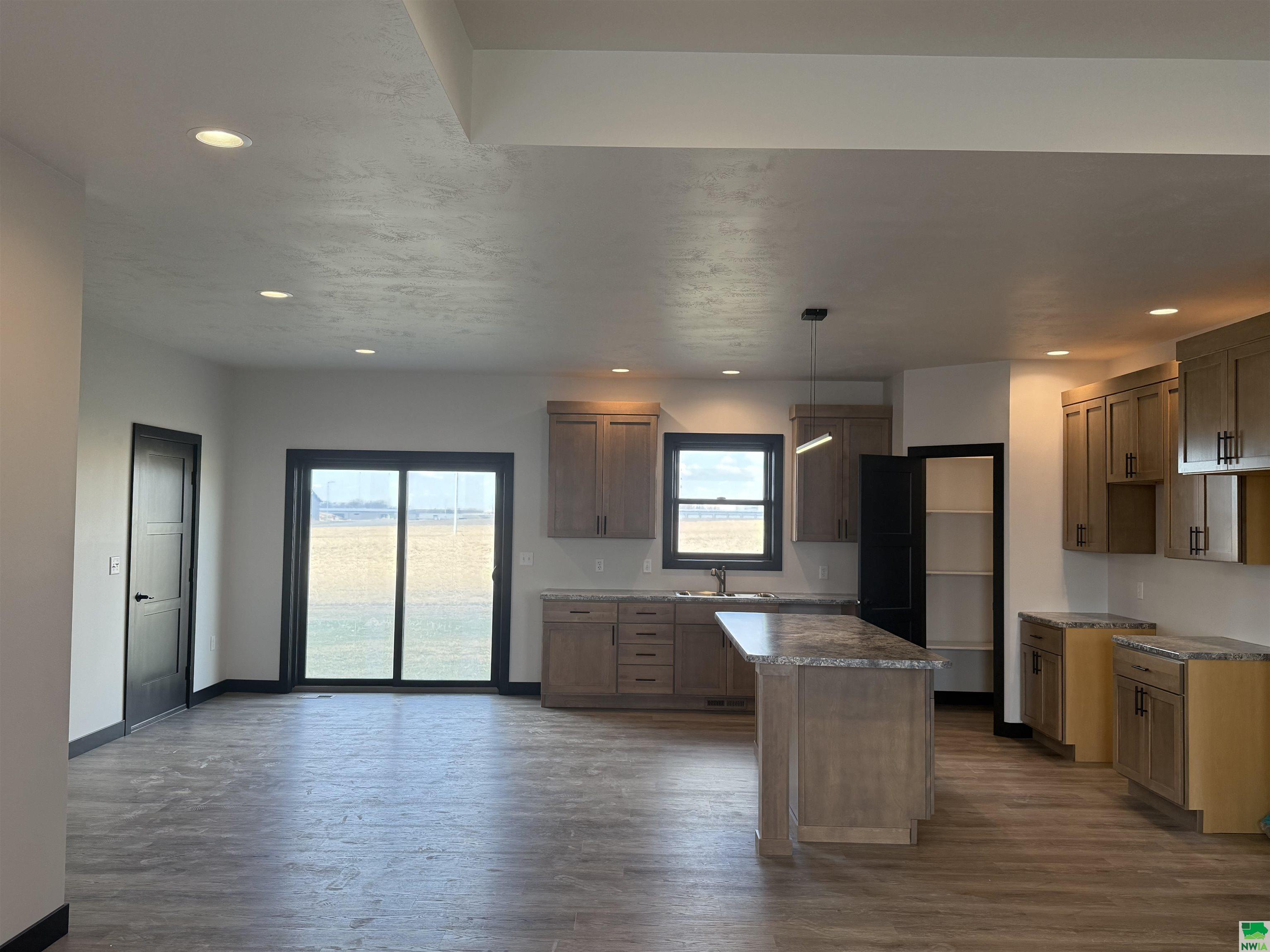MLS #828305