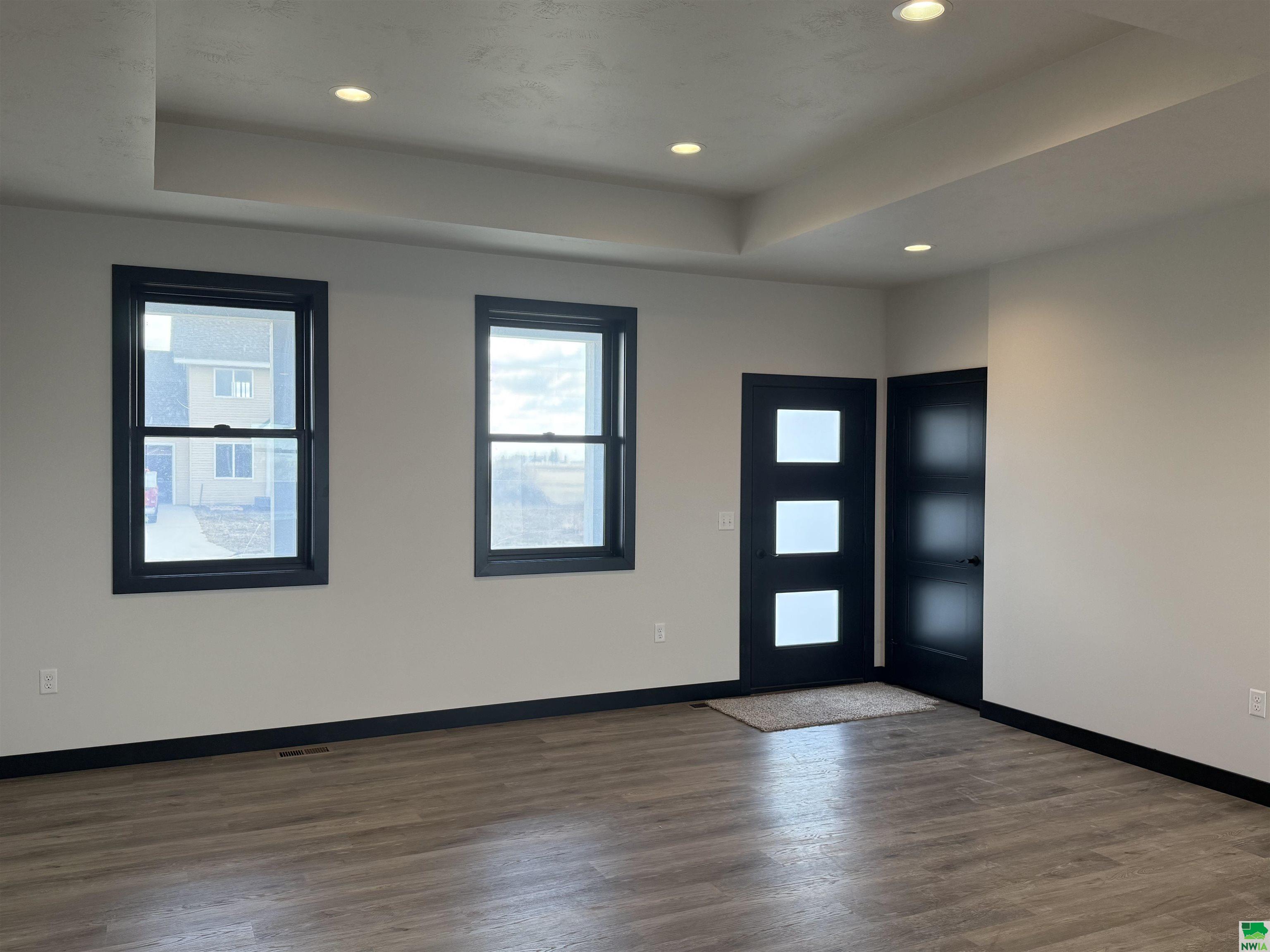 MLS #828305