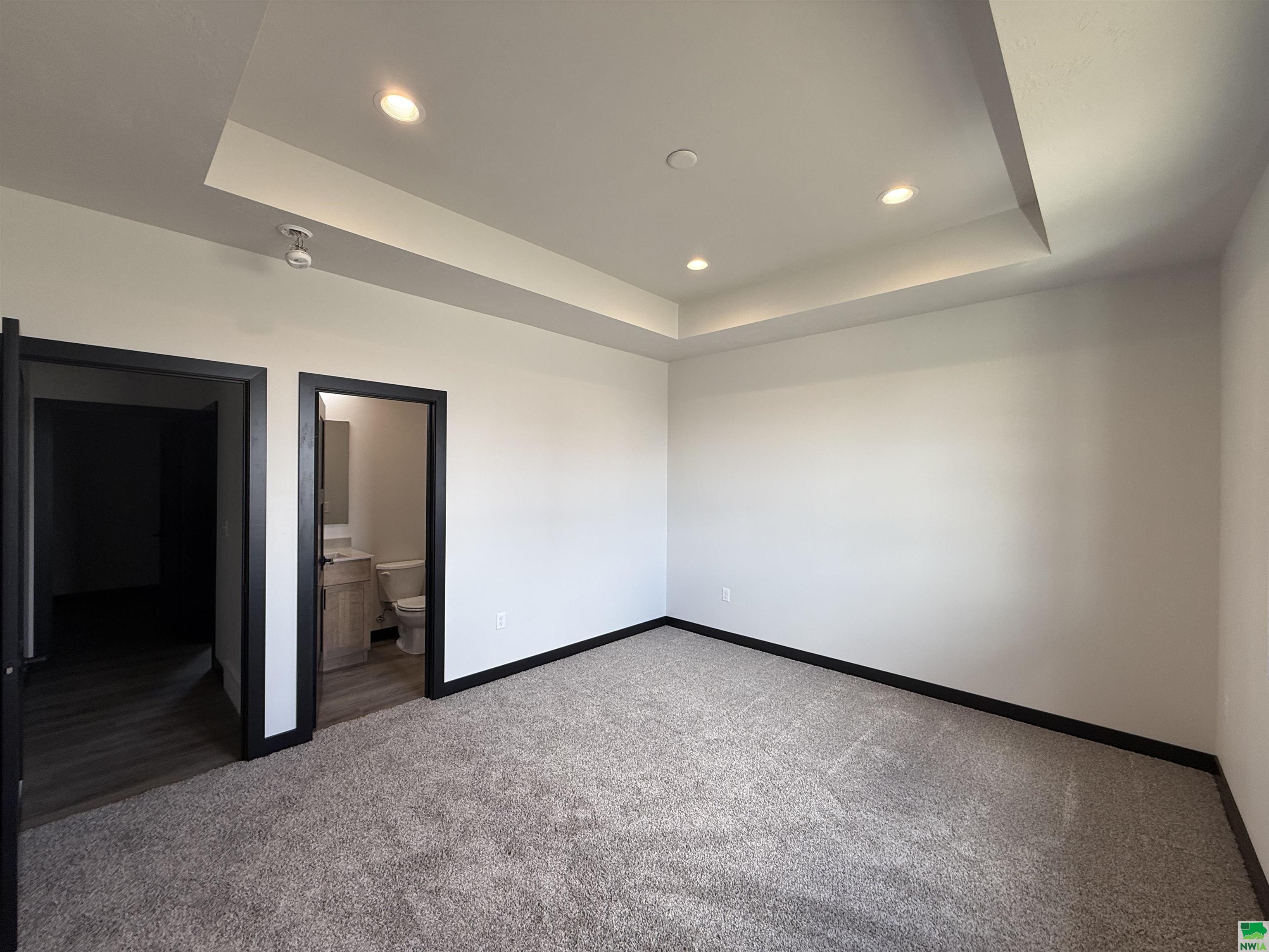 MLS #828305