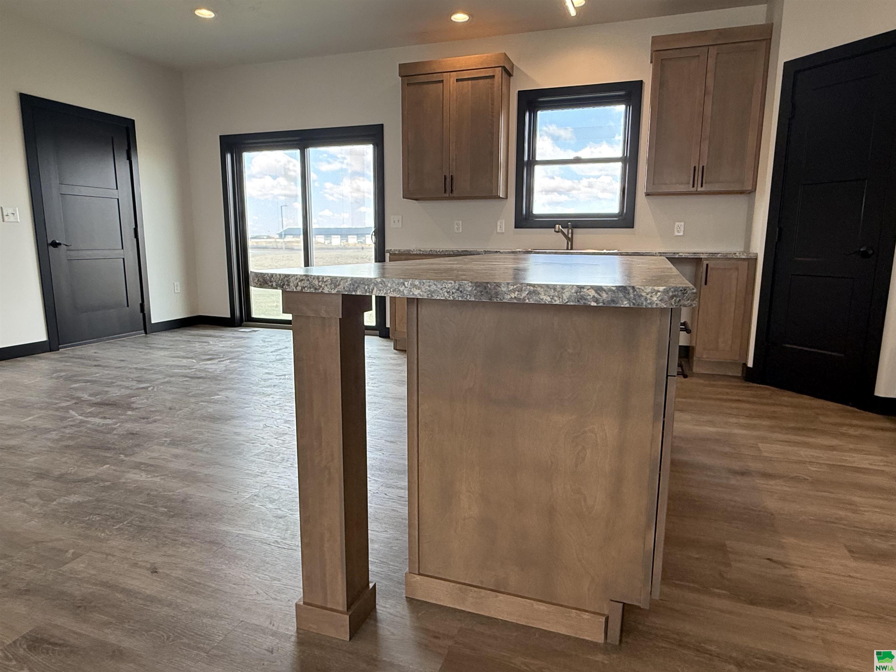 MLS #828305