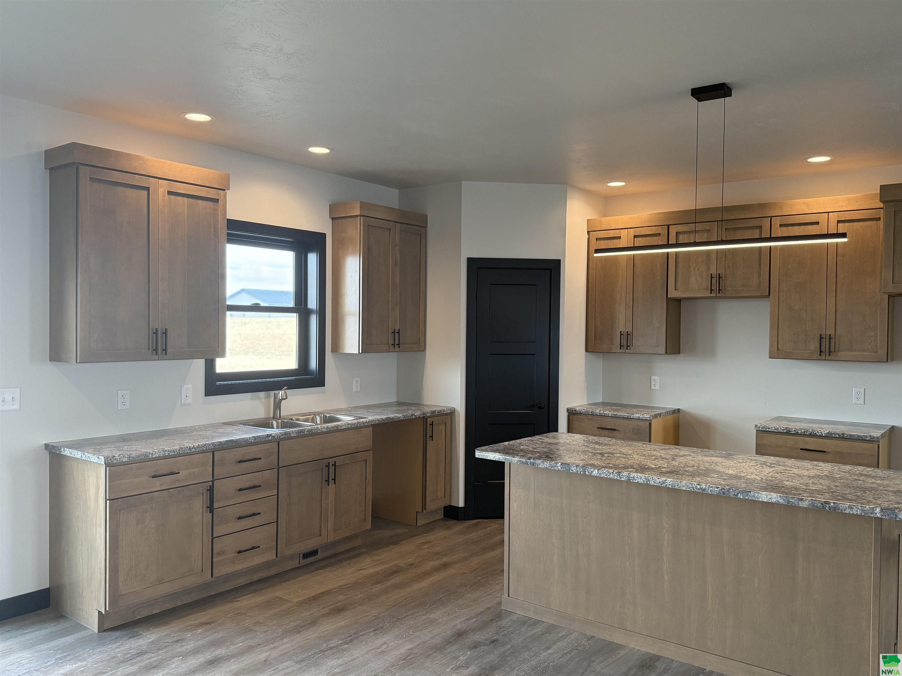 MLS #828305