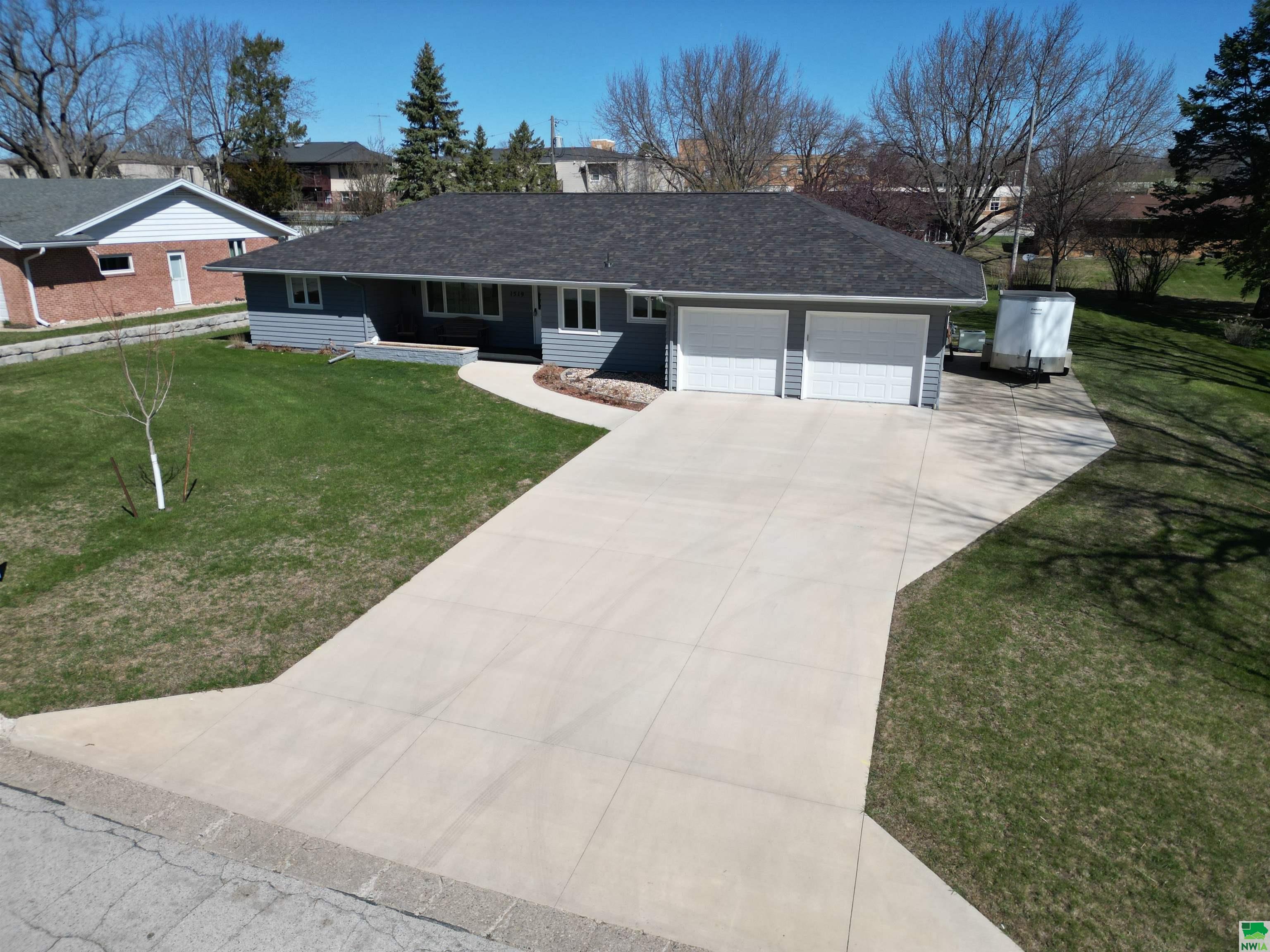 1519 Shoreway, Storm Lake, IA 50588 