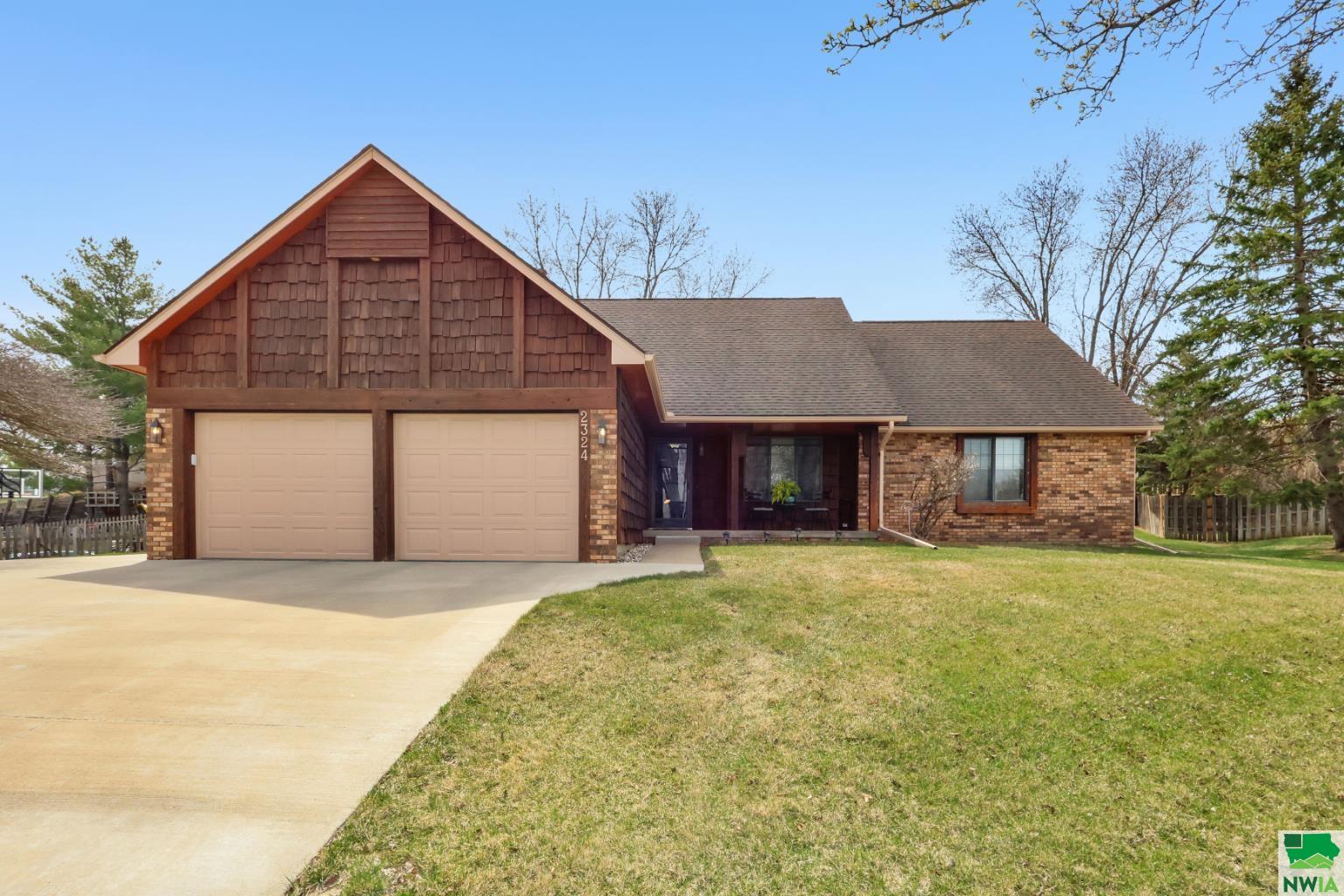 2324 Mohawk Court, Sioux City, IA 51104 
