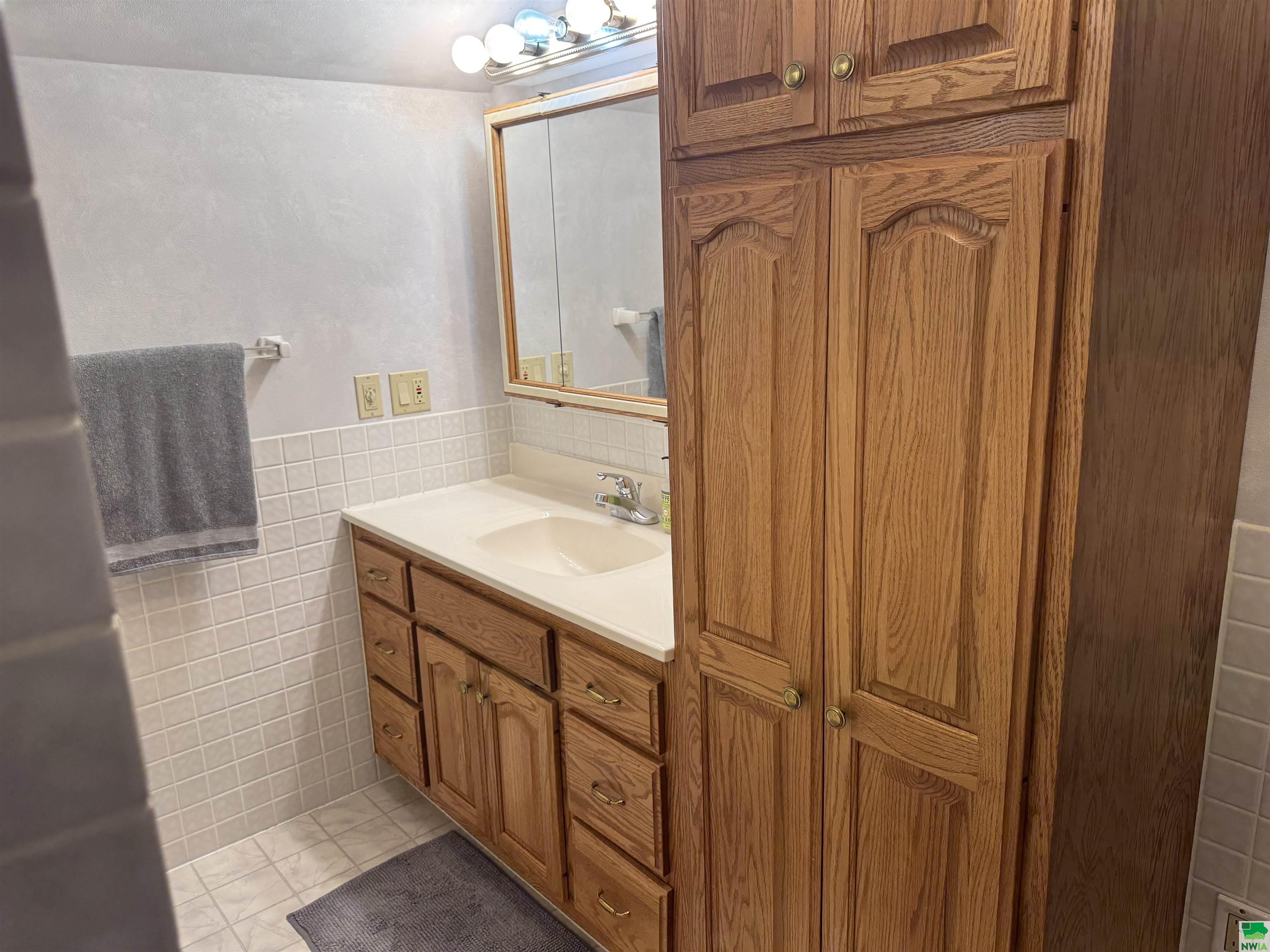 MLS #828329