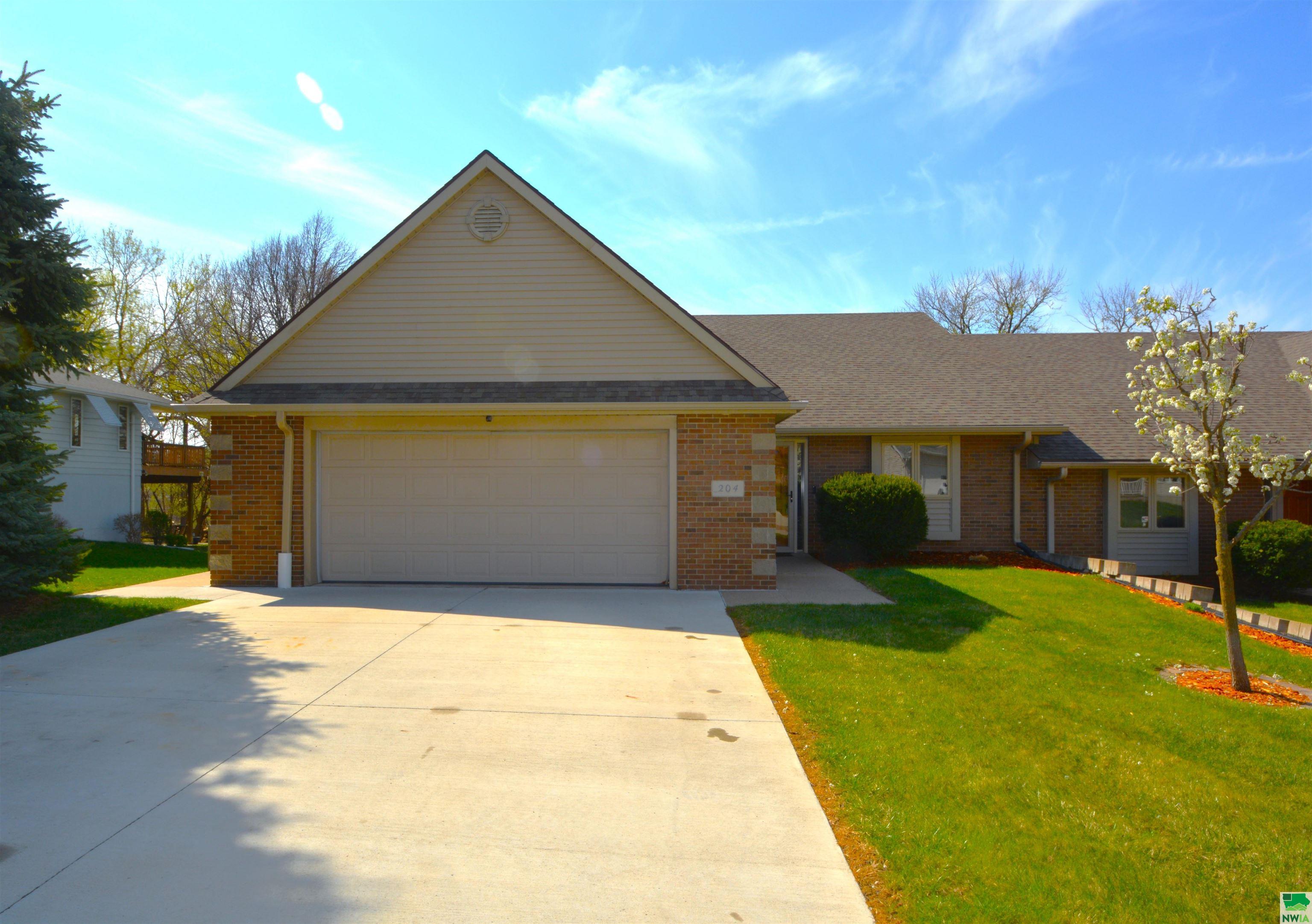 204 33rd St W, Sioux City, IA 51104 