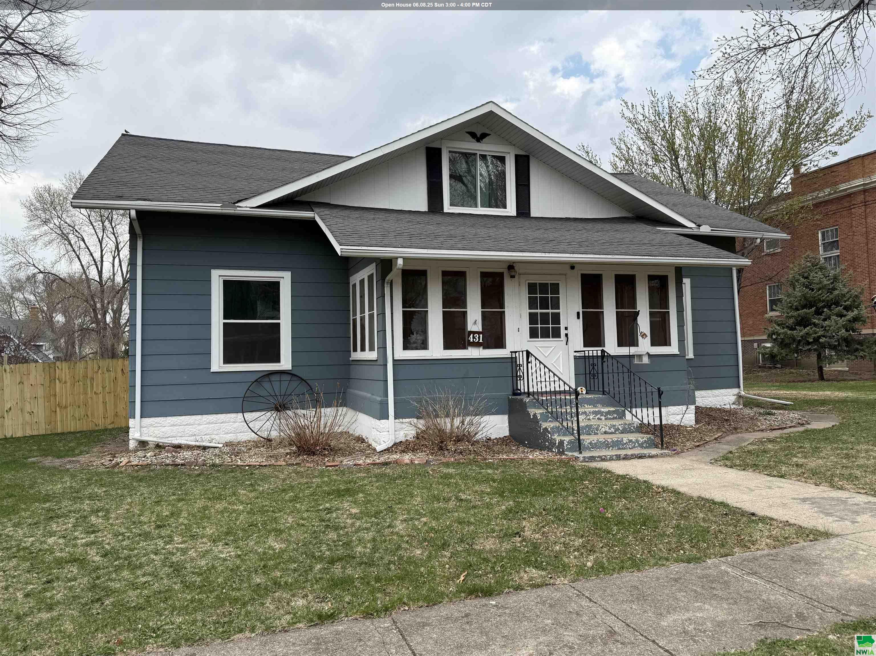 431 Iowa St., Akron, IA 51001 