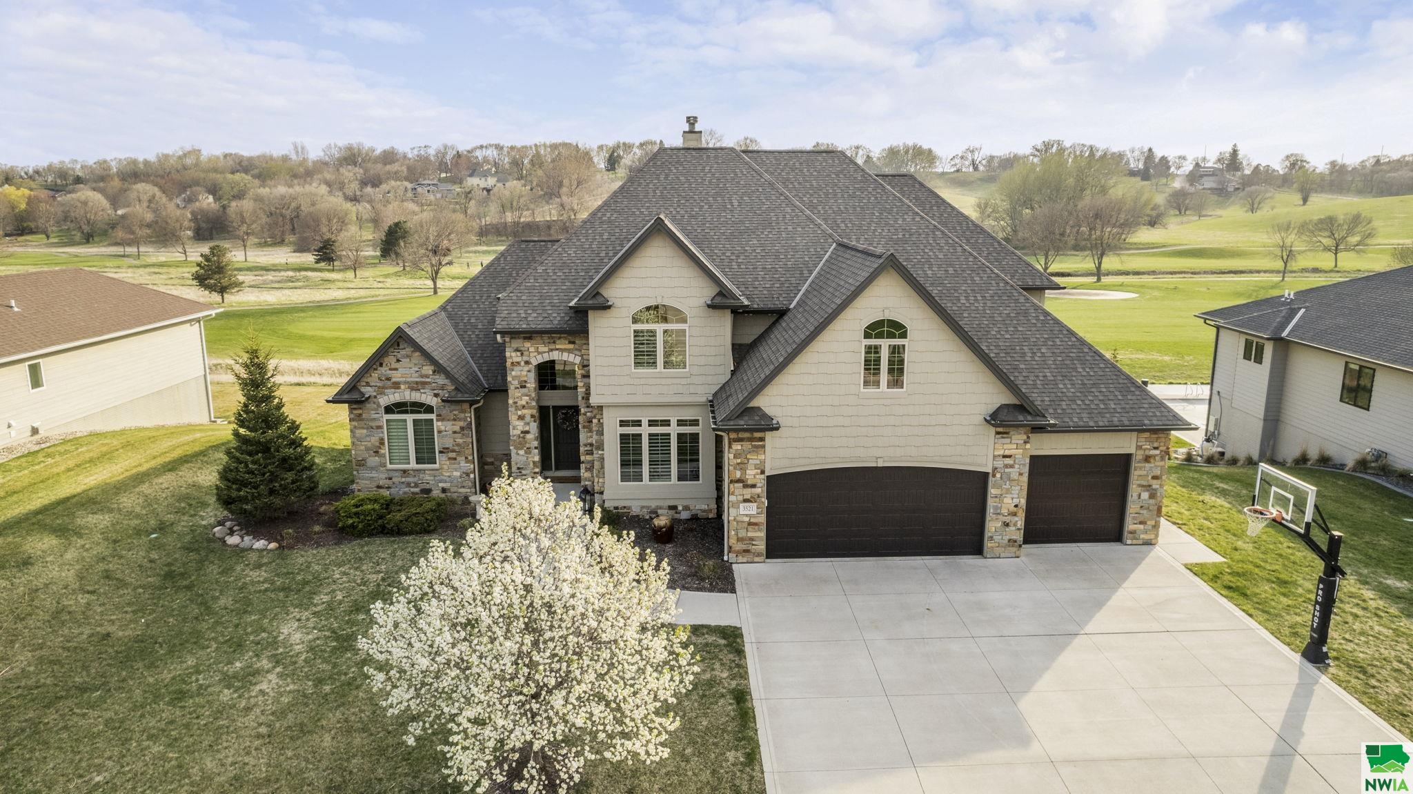 3521 Wanamaker, Sioux City, IA 51106 