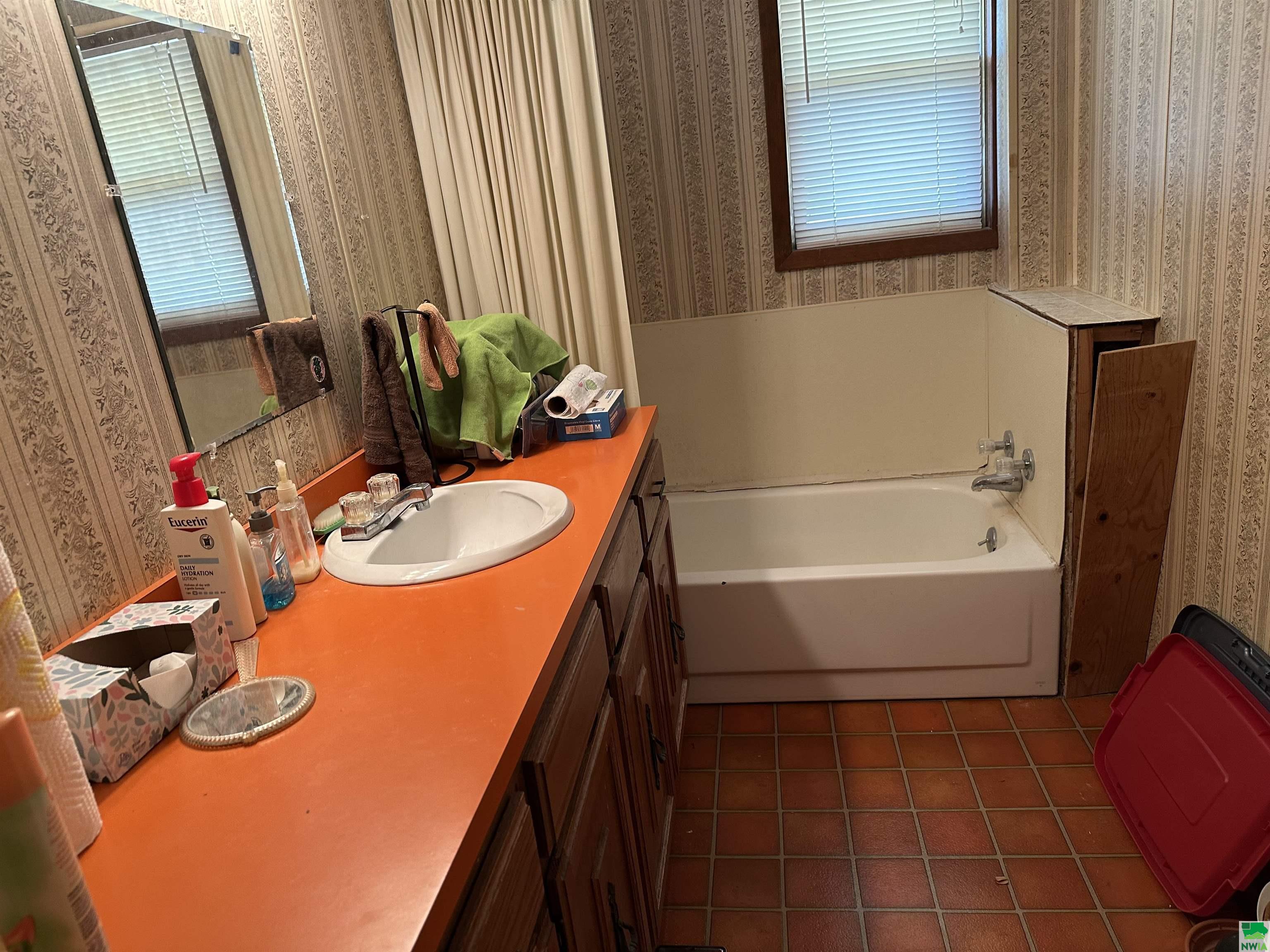 MLS #828351