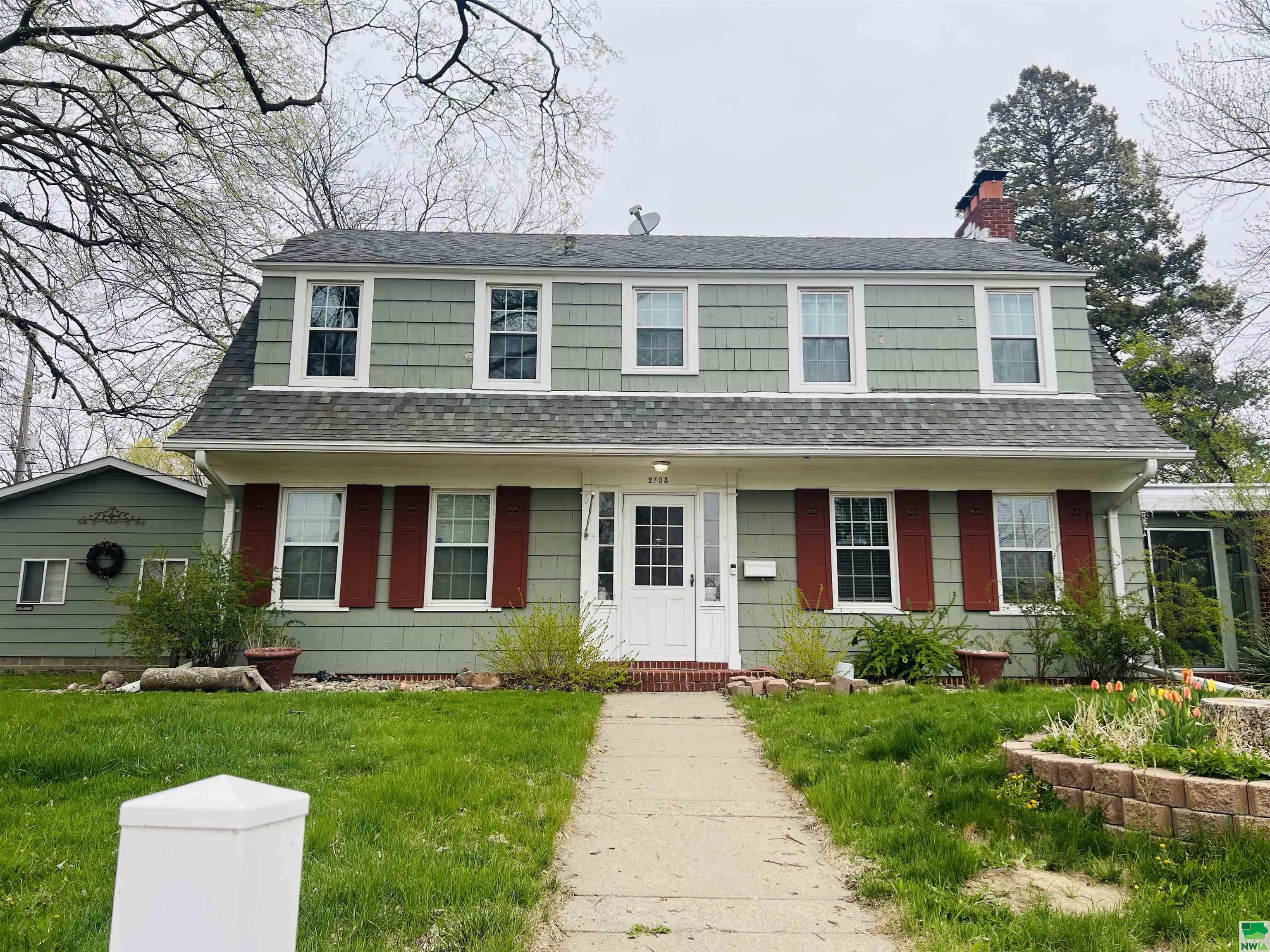 2703 Jackson Street, Sioux City, IA 51104 