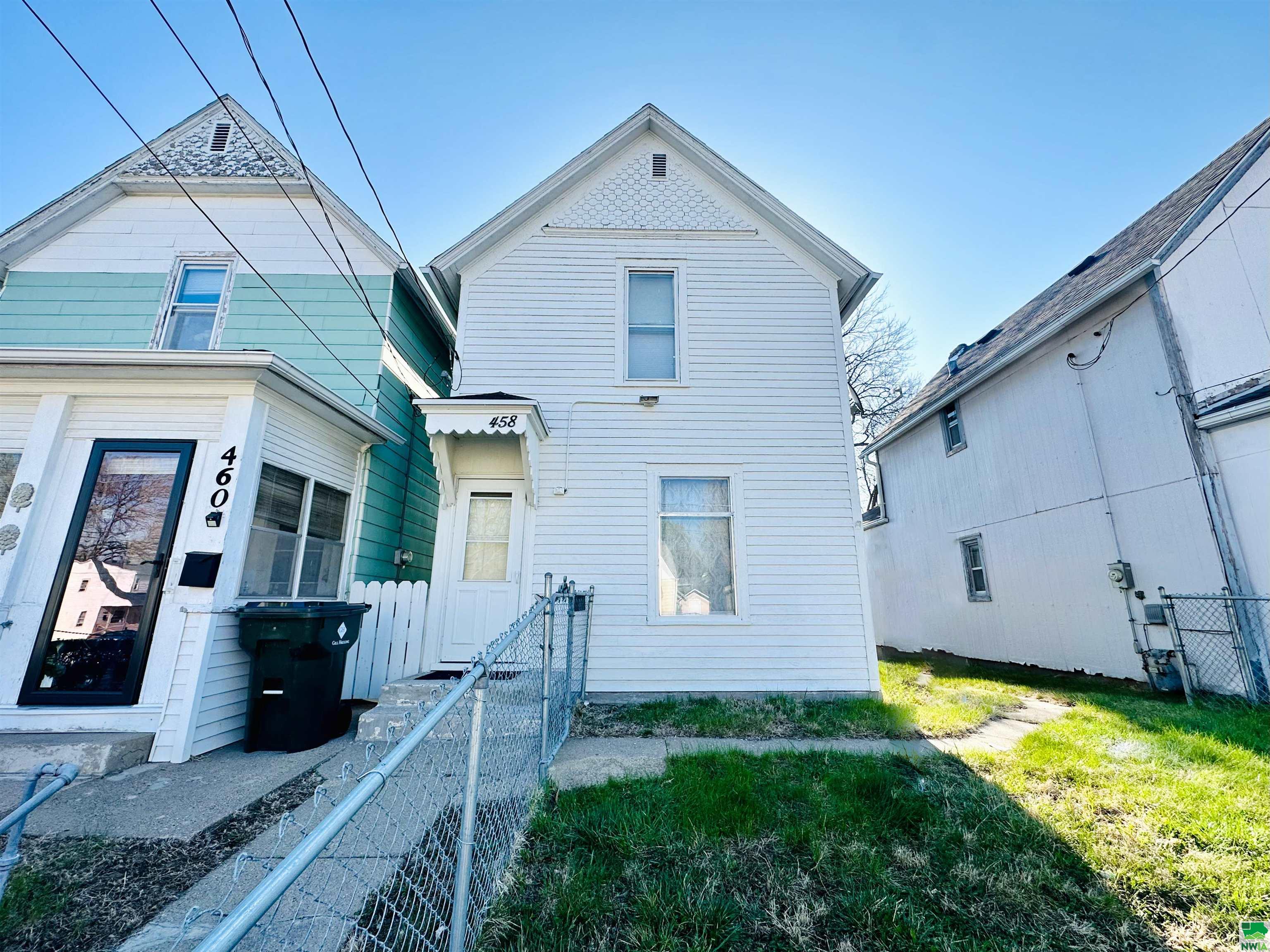 458 John St, Sioux City, IA 51103 