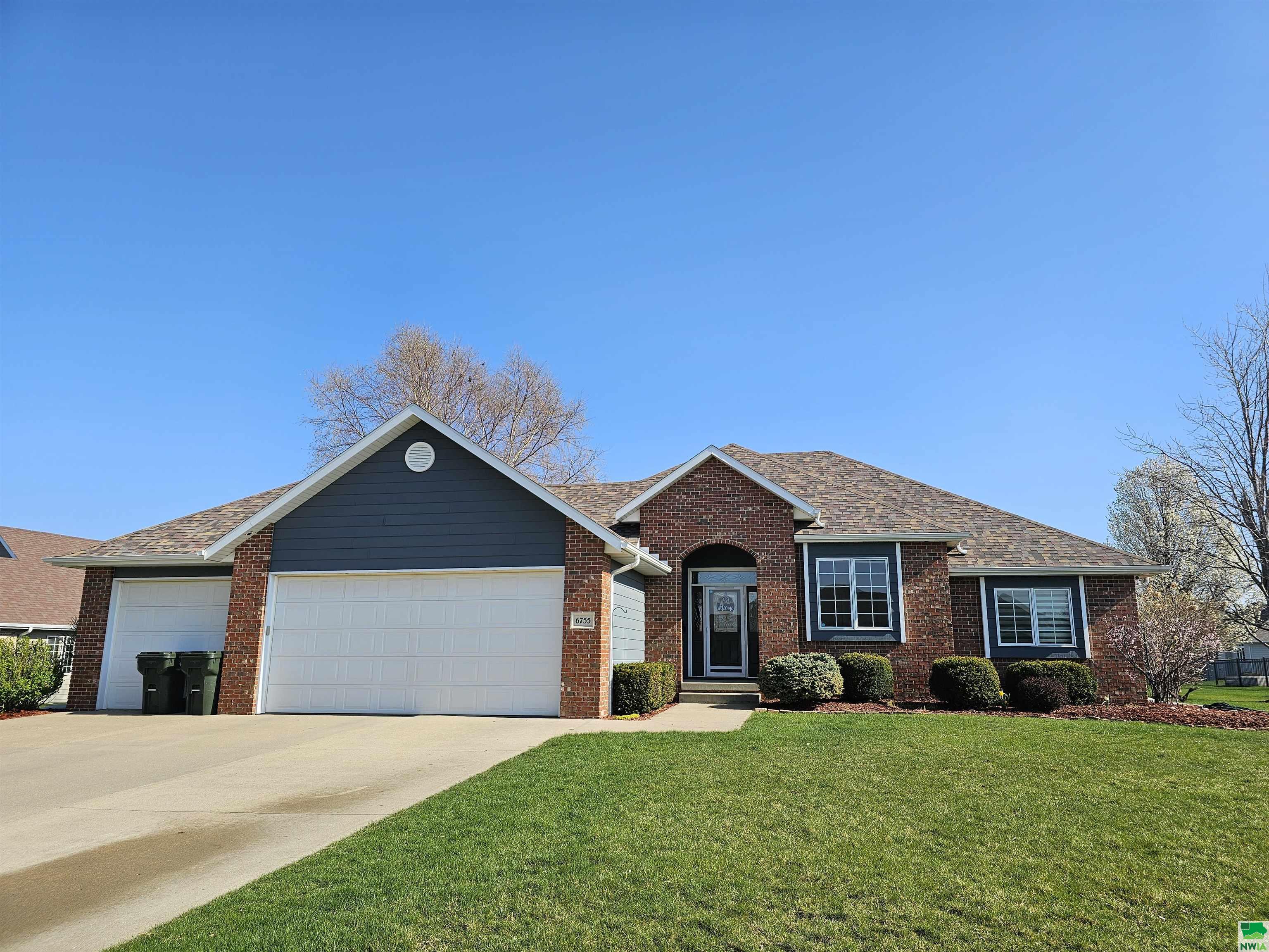 6755 Cantebury Court, Sioux City, IA 51106 