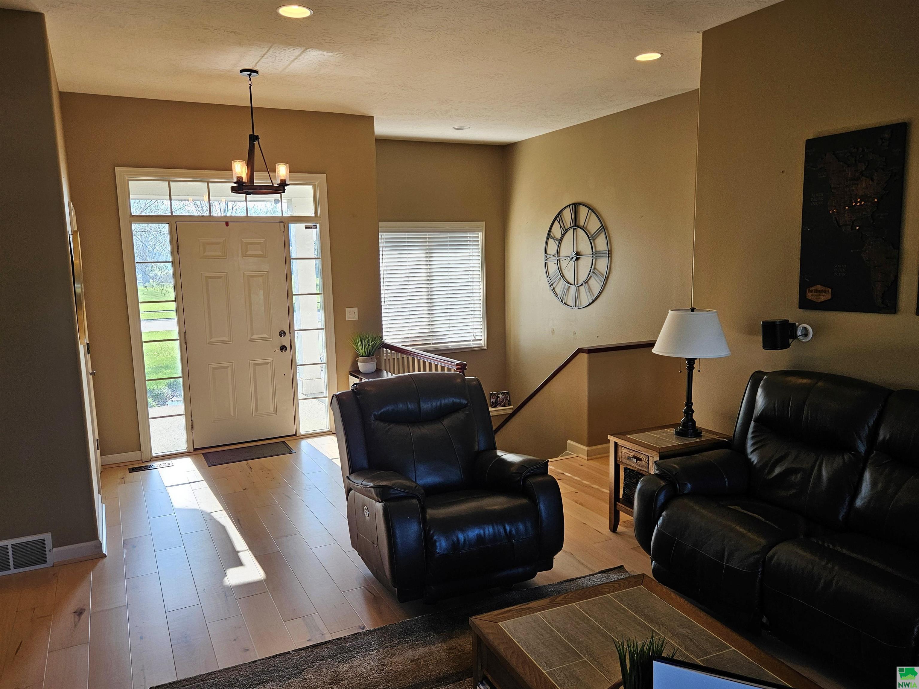 MLS #828381