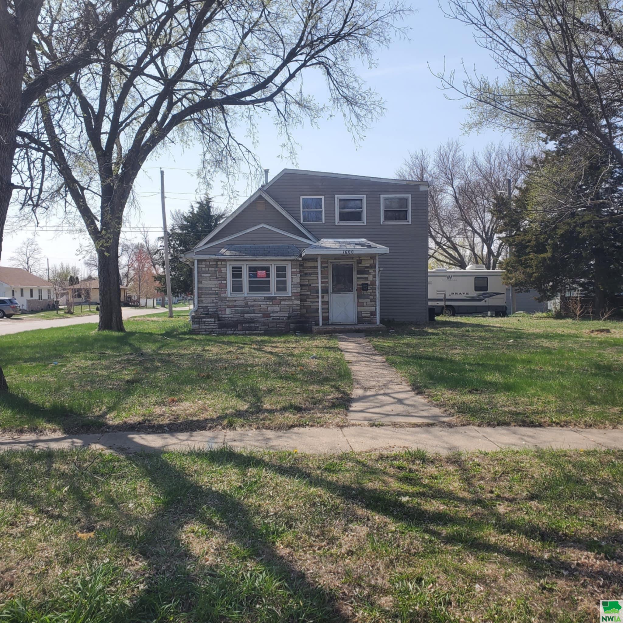 1600 Whitcher Street, Sioux City, IA 51109 