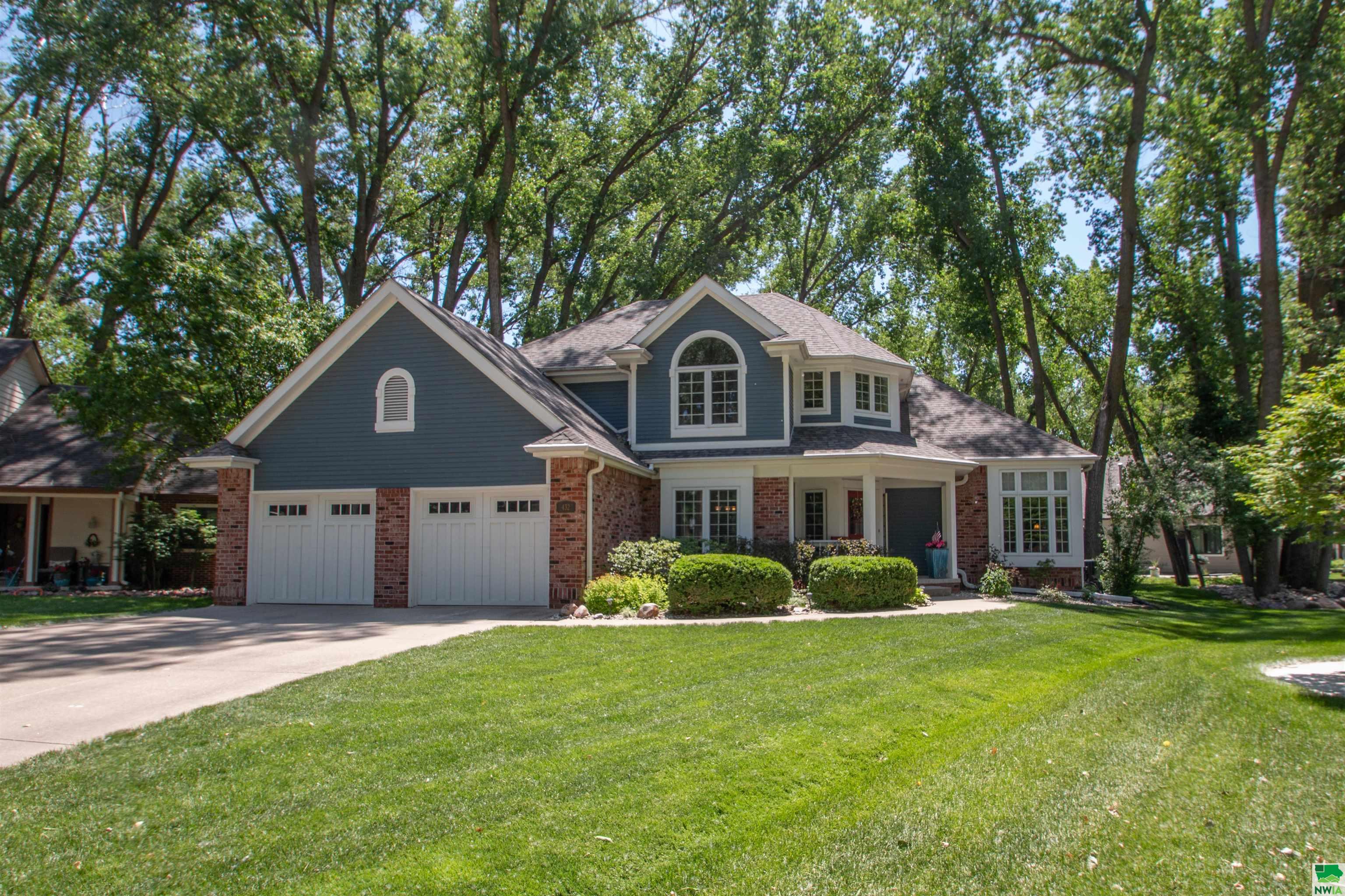 432 Glen Eagle Court, Dakota Dunes, SD 57049 