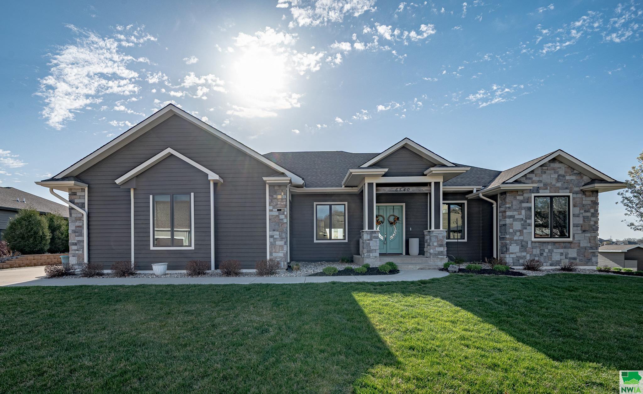 6540 Palm Valley, Sioux City, IA 51106 